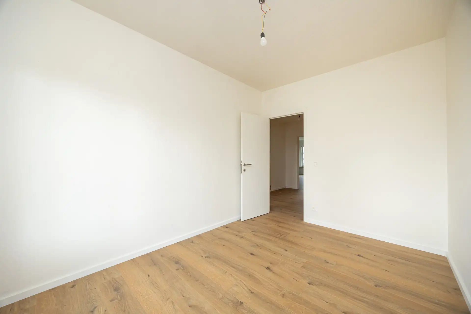 Lichtrijk gerenoveerd 3slpk-kamerappartement in Buizegemwijk foto 9