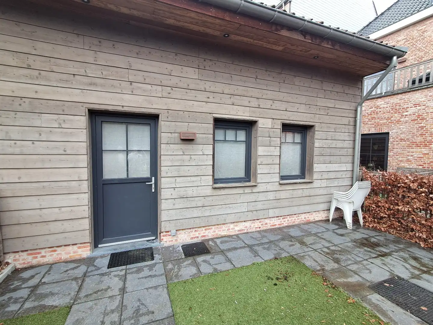 Knusse woning, centraal gelegen te Oedelem. foto {{pictureIndex}}