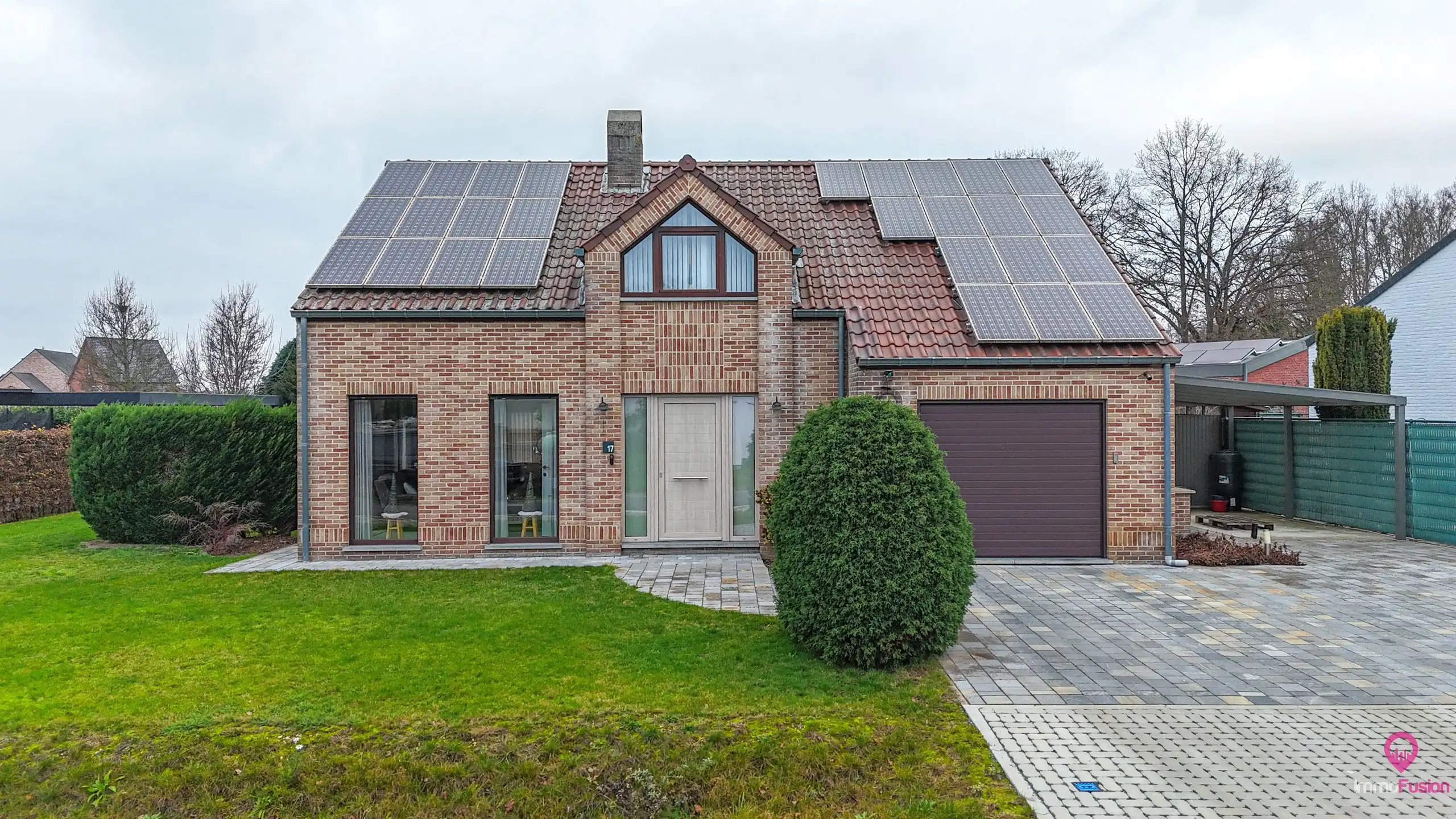 Hoofdfoto van de publicatie: Instapklare woning met 4 slpks, inpandige garage + kelder! 