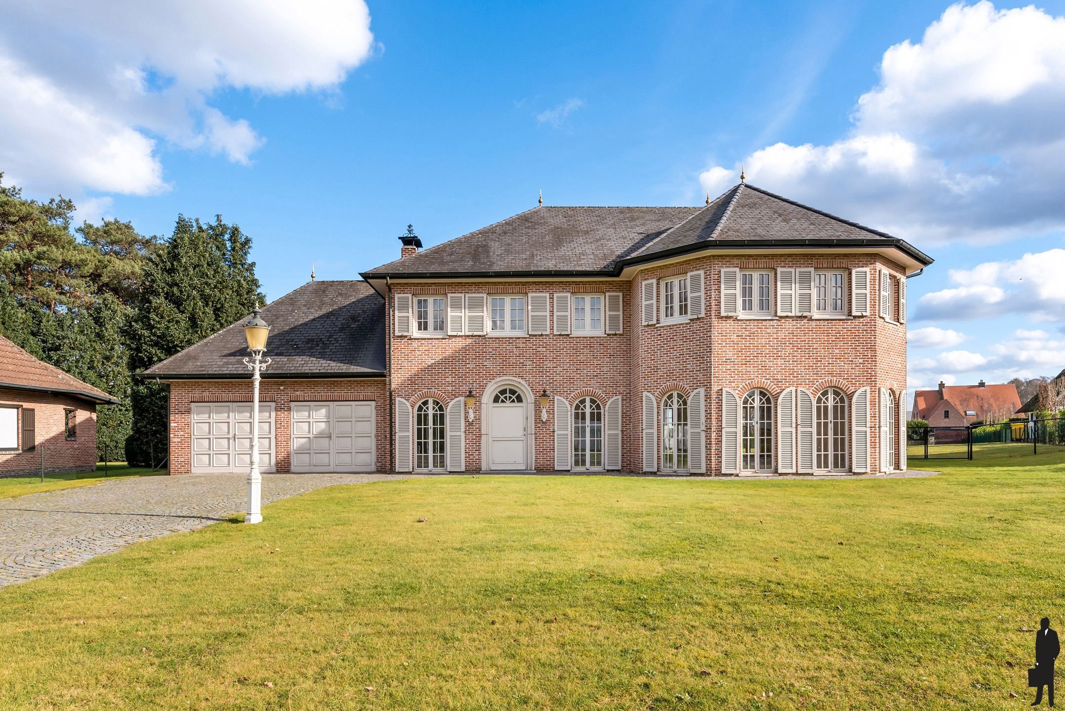 Riante villa met 4 slpk. op perceel van 2.543m²  foto 25
