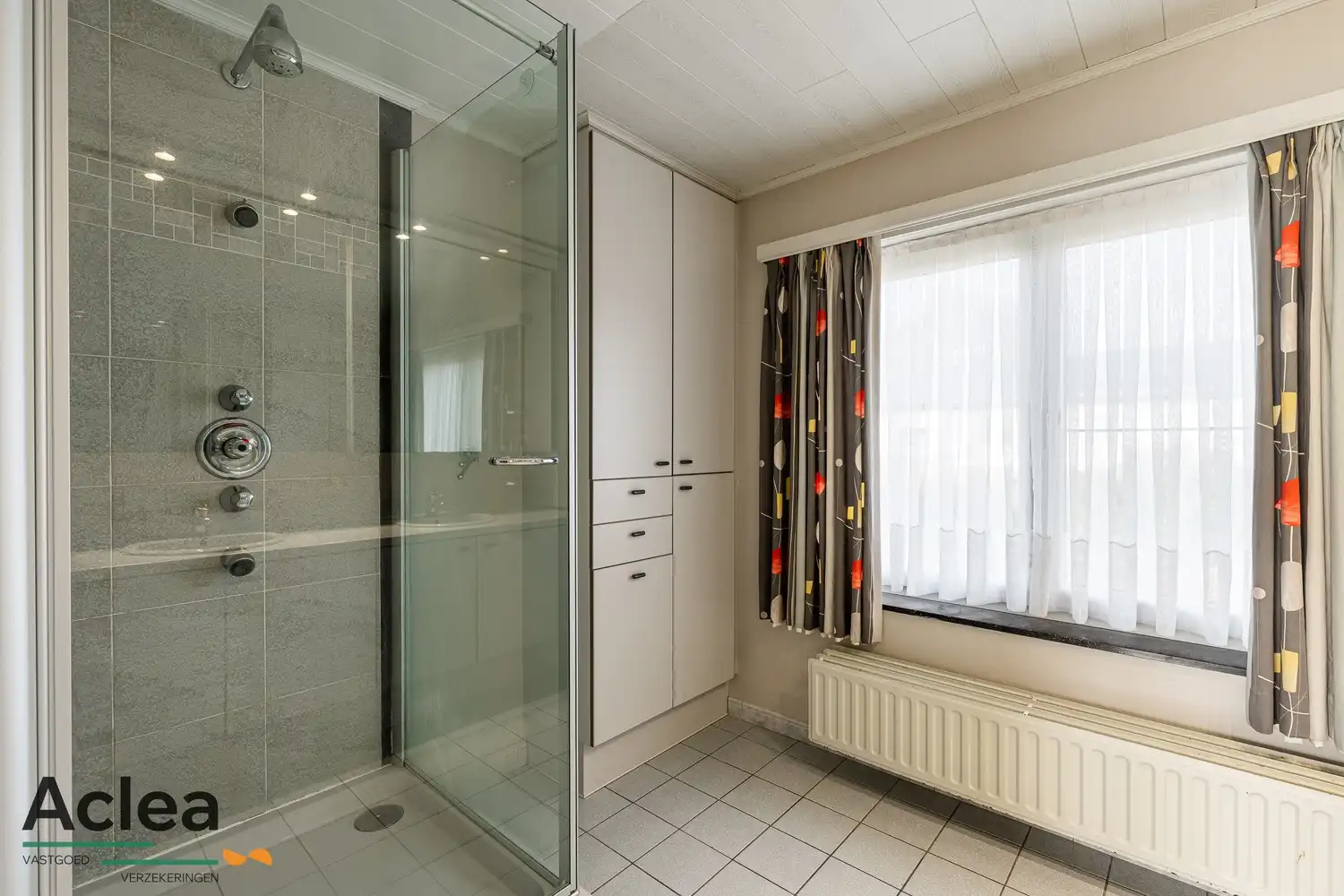 Ruime gezinswoning op een mooi perceel in de Witte Wijk foto 22