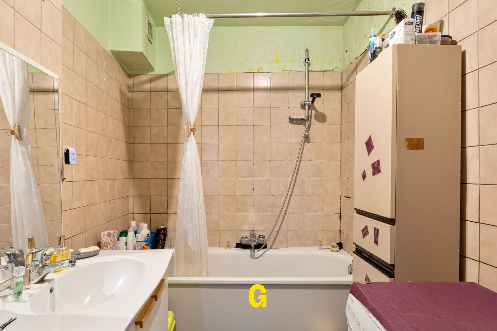 VERKOCHT - Karaktervolle te renoveren herenwoning met tuin en garage op wandelafstand van het centrum foto 12