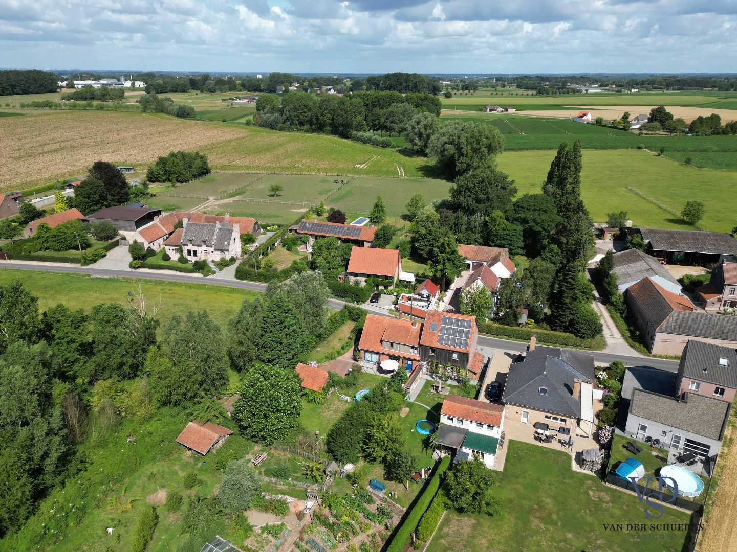 Halfopen woning in het groene Dikkelvenne foto 23