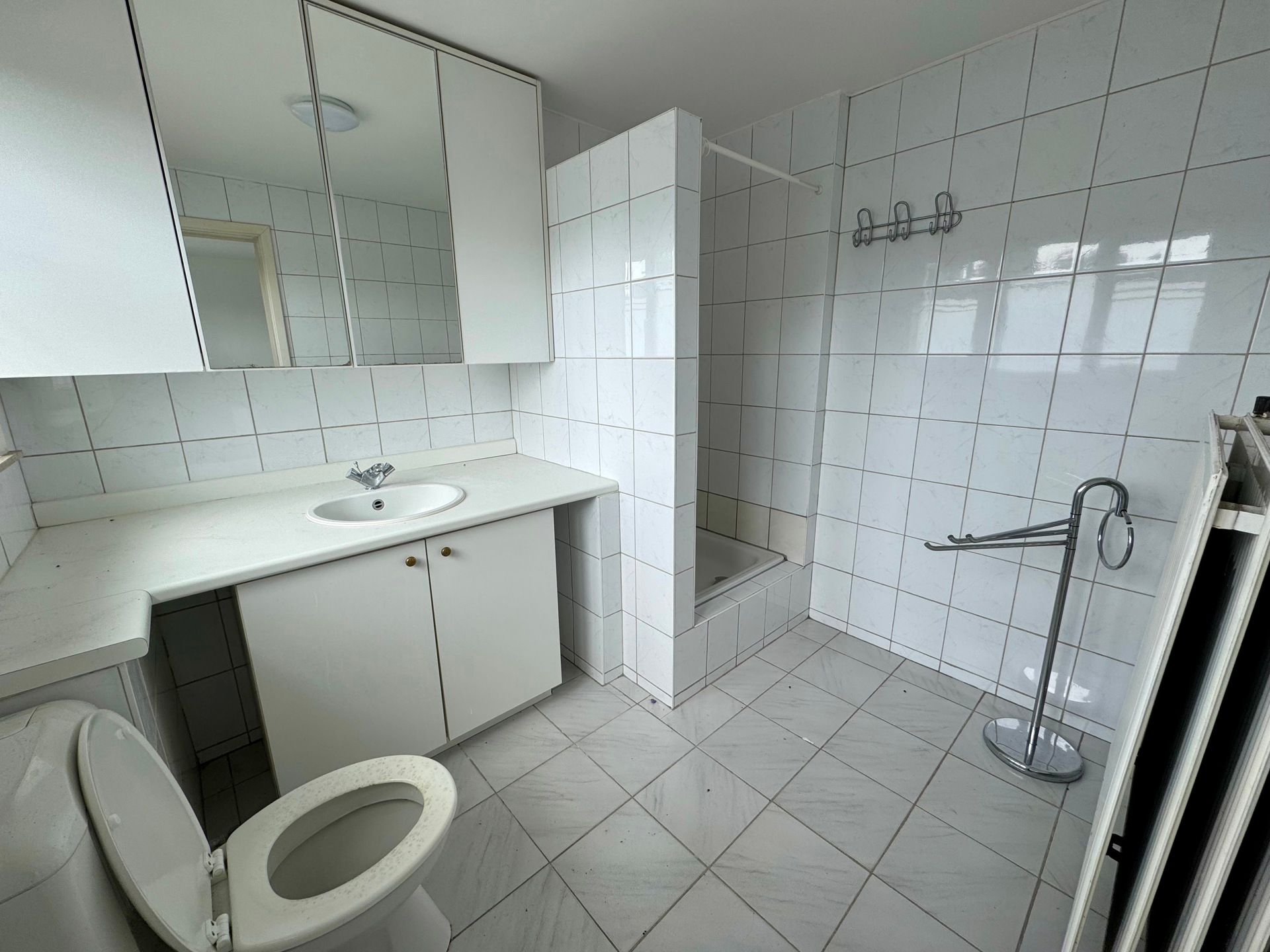 Kantoorruimte met duplex-appartement te Langdorp foto 13