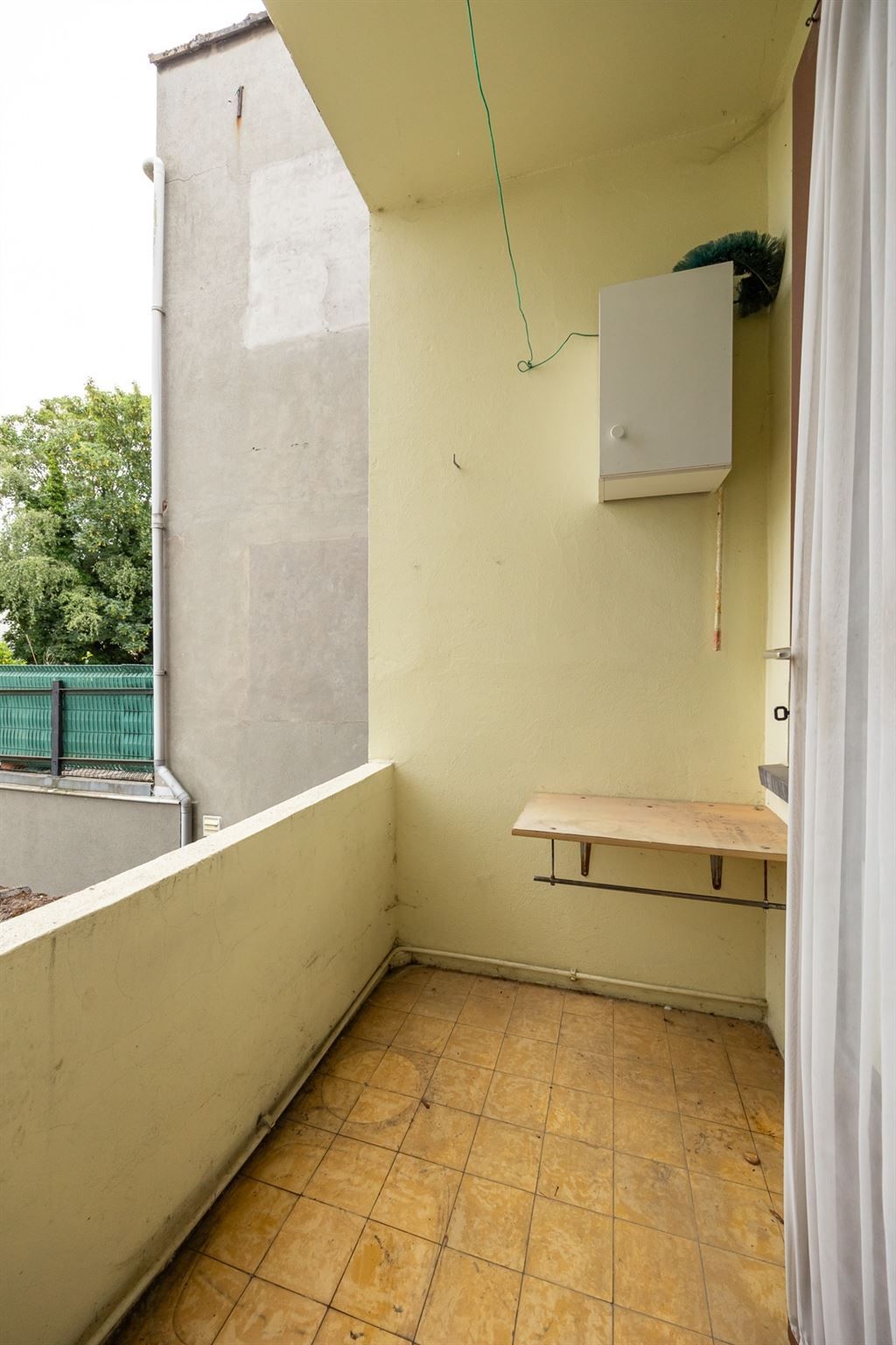 Zeer ruime, te renoveren woning met tuin foto 8