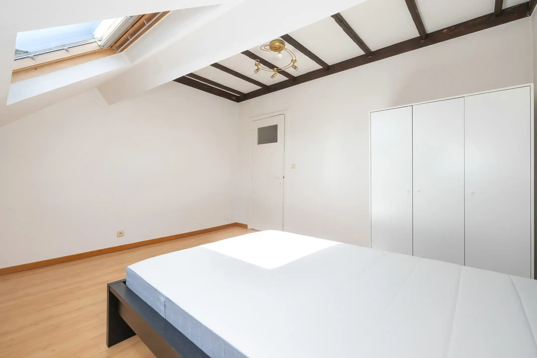 Veelzijdige woning met 7 slaapkamers foto 32