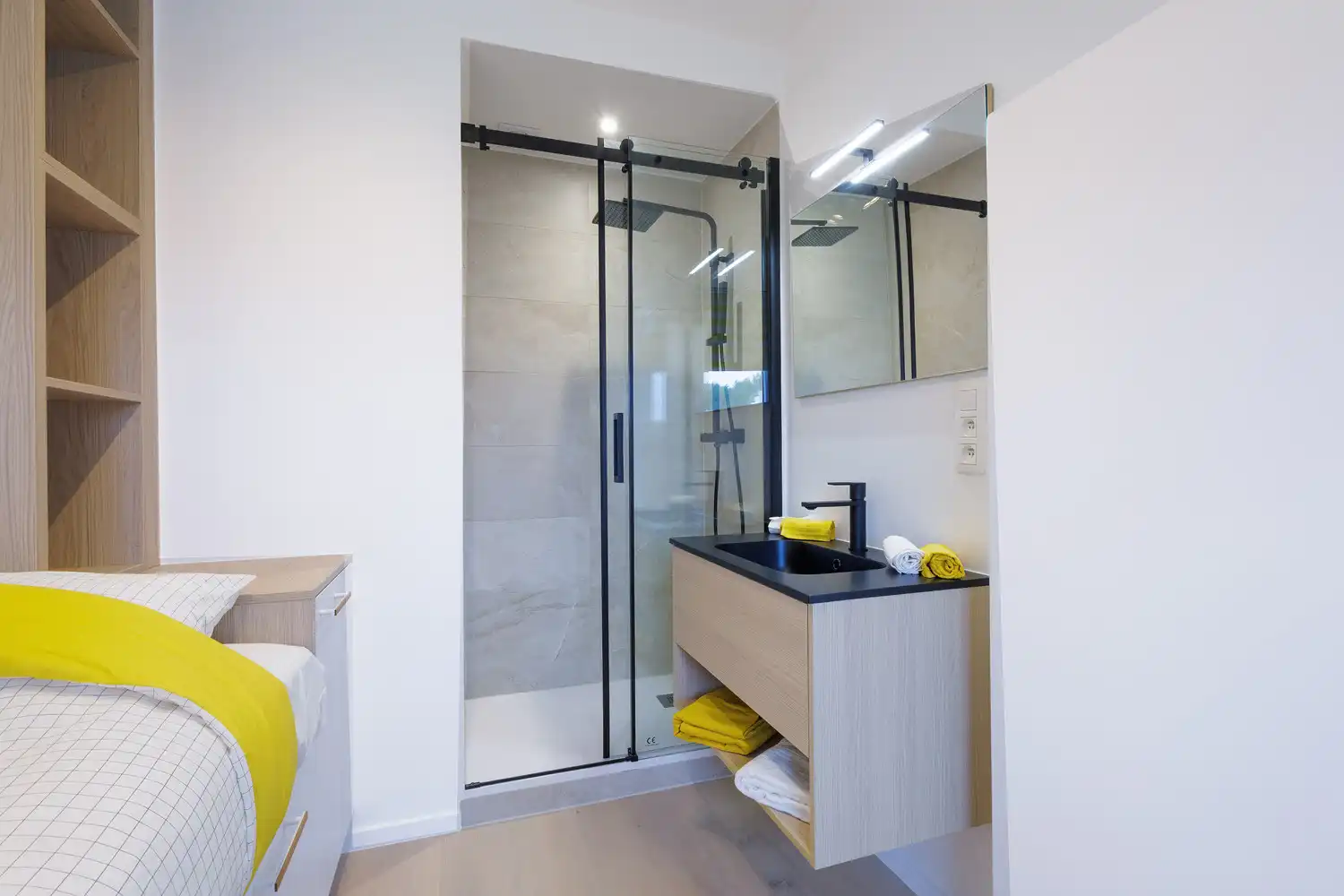 Volledig gerenoveerd lichtrijk appartement in rustig gelgen villa residentie te Duinbergen foto 15