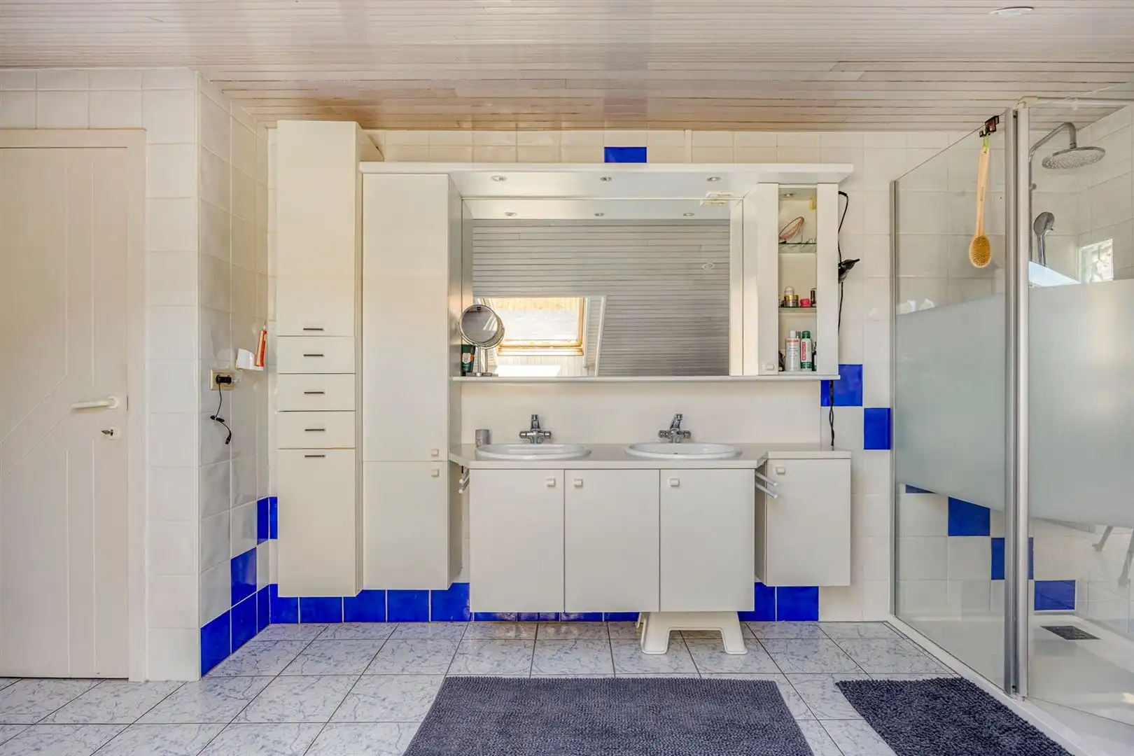 TE KOOP: Uniek woon- en investeringspand met ruime woning en 6 verhuurde studio’s te Heusden-Zolder! foto 26