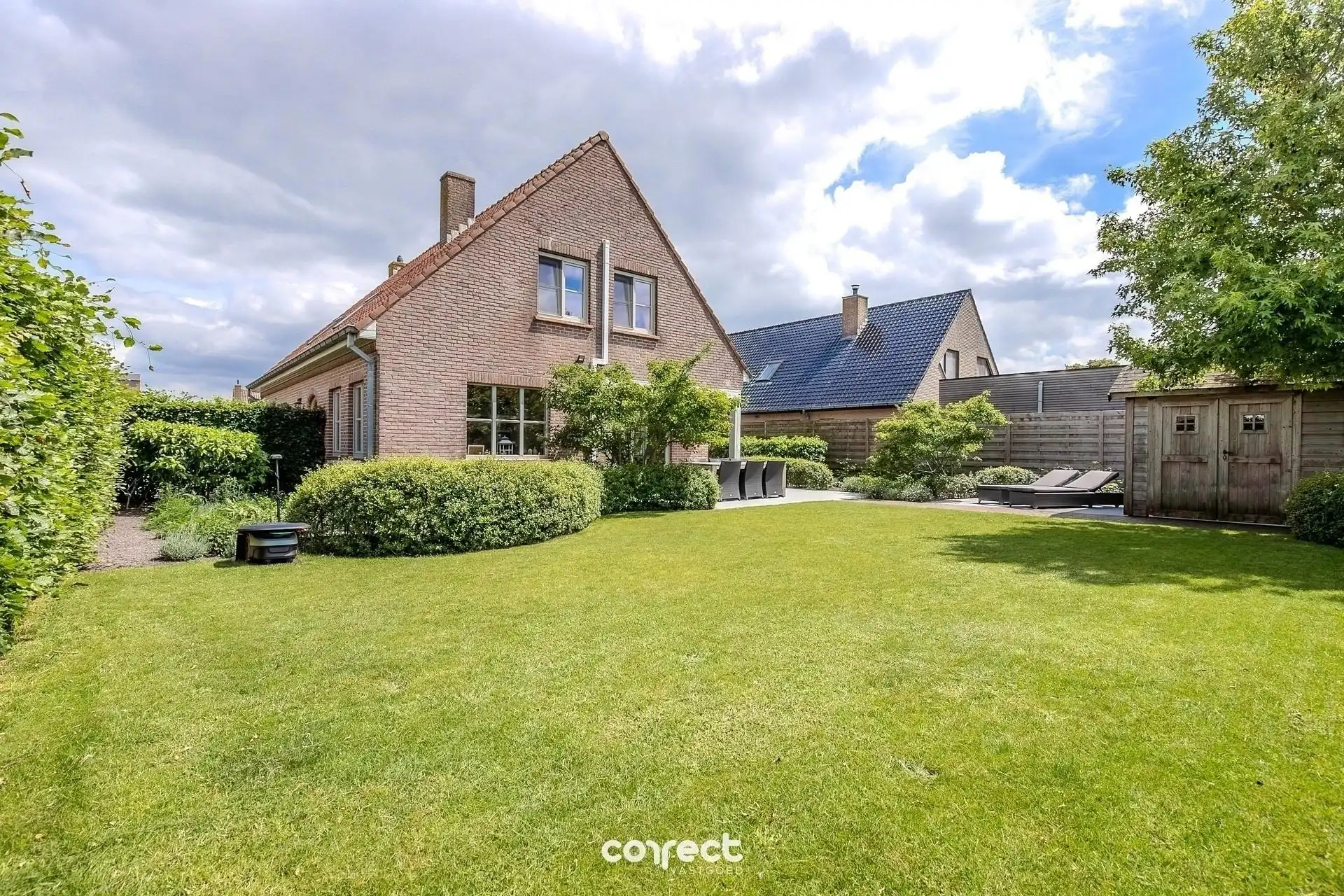 Rustig gelegen, zeer net onderhouden open bebouwing met prachtige, zongerichte tuin. foto 17