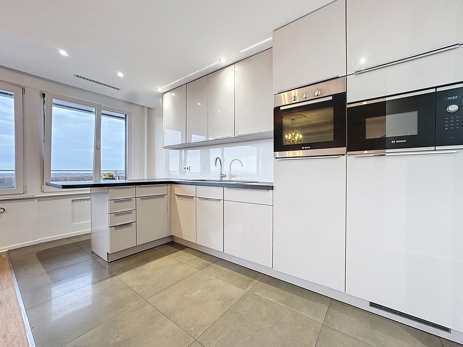 Drie slaapkamer appartement met terras  foto 4