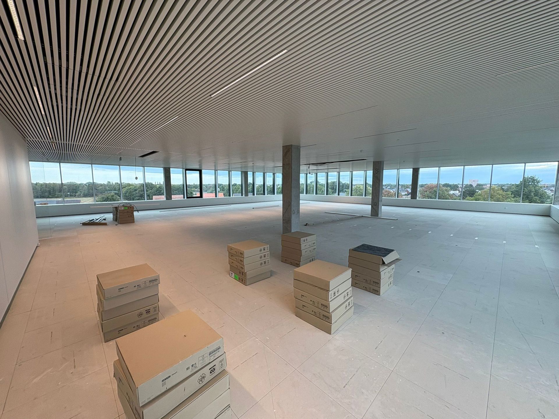 Kantoorgebouw "Square One" - kantoor 457m² te huur foto 3