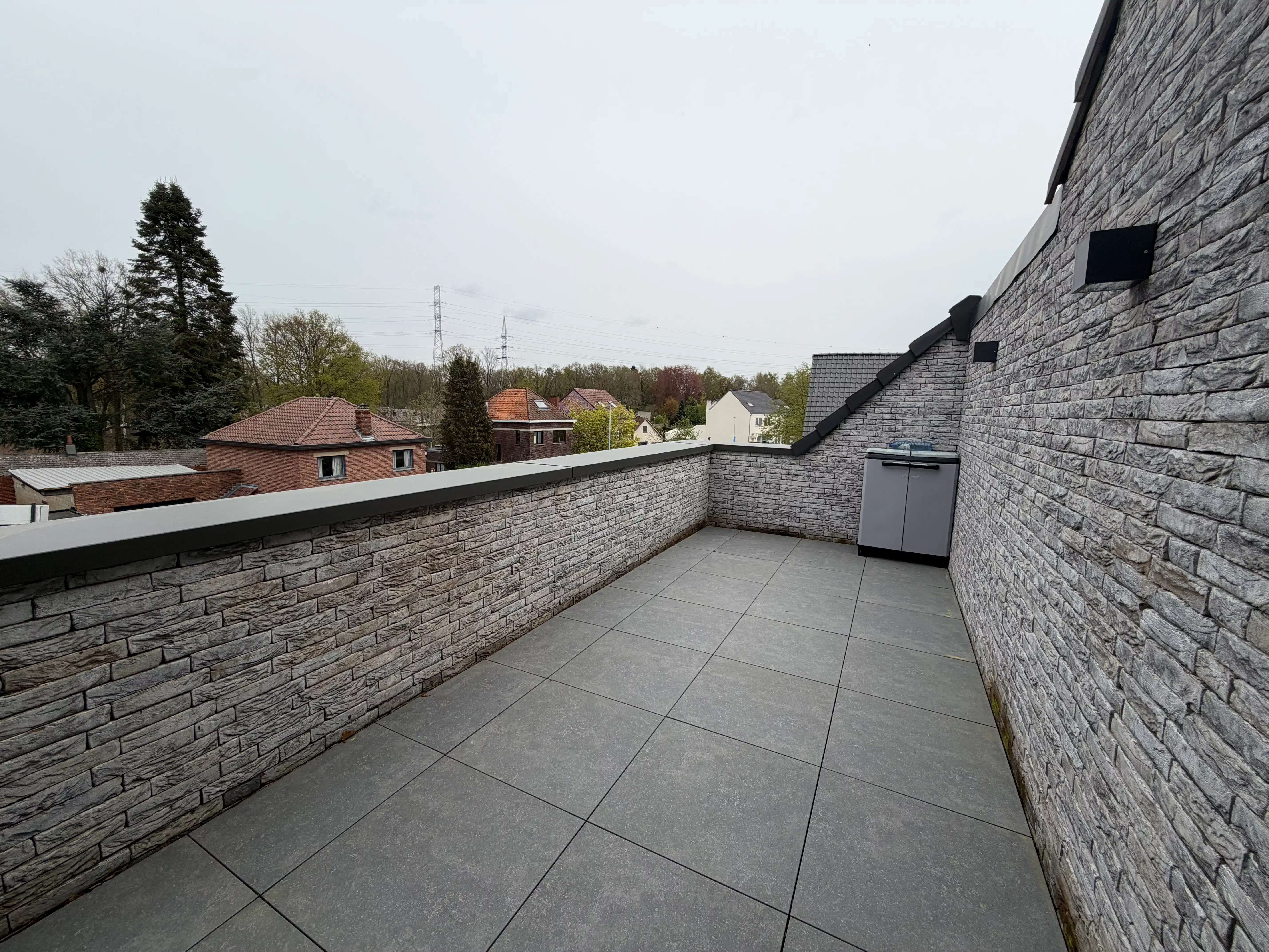 Genk, Weg Naar As 220 bus 12:  Nieuwbouw duplexappartement met 2 slaapkamers, terras, fietsenstalling en een autostaanplaats. foto 2