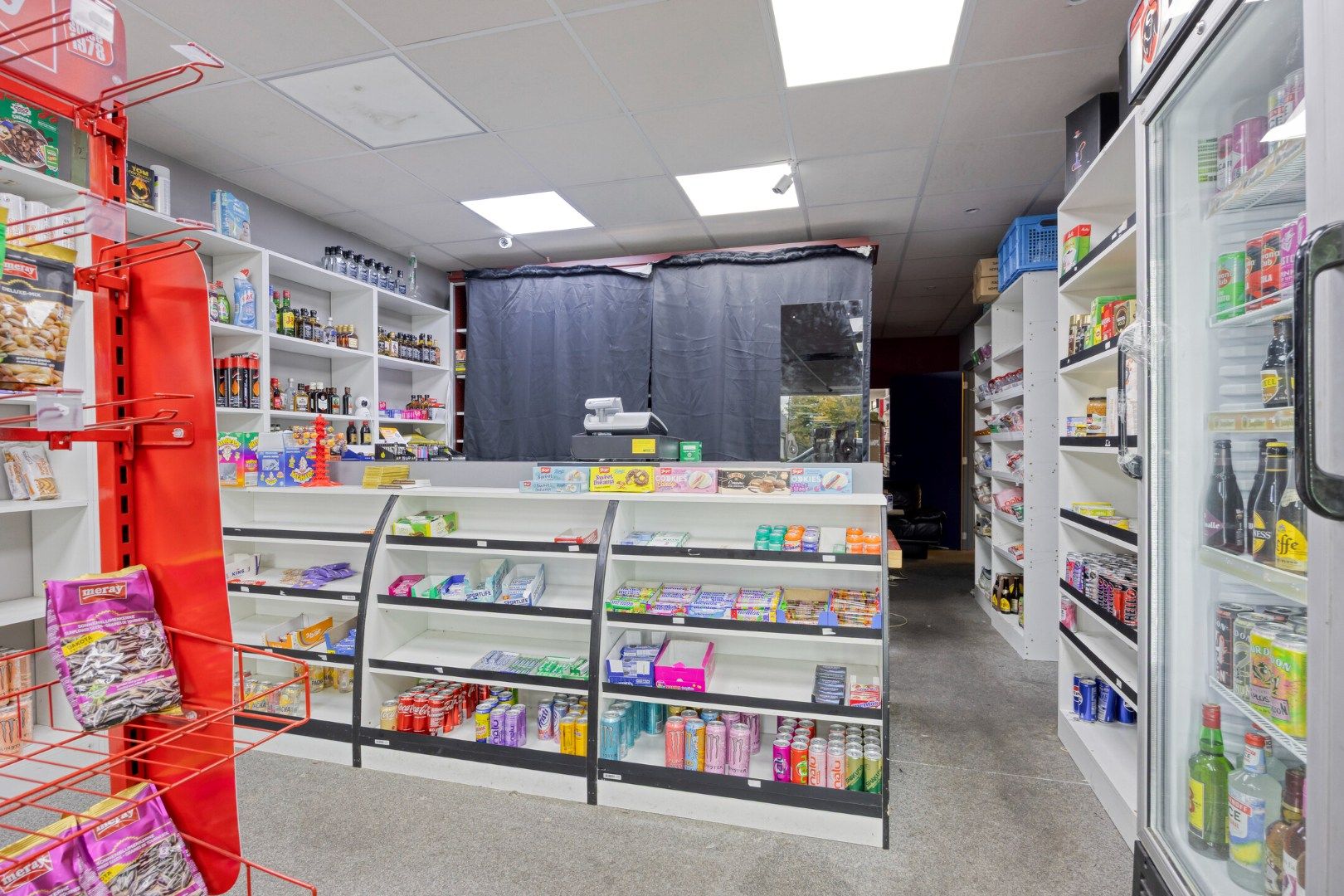 Uitstekend gelegen handelspand met meerdere mogelijkheden foto 5