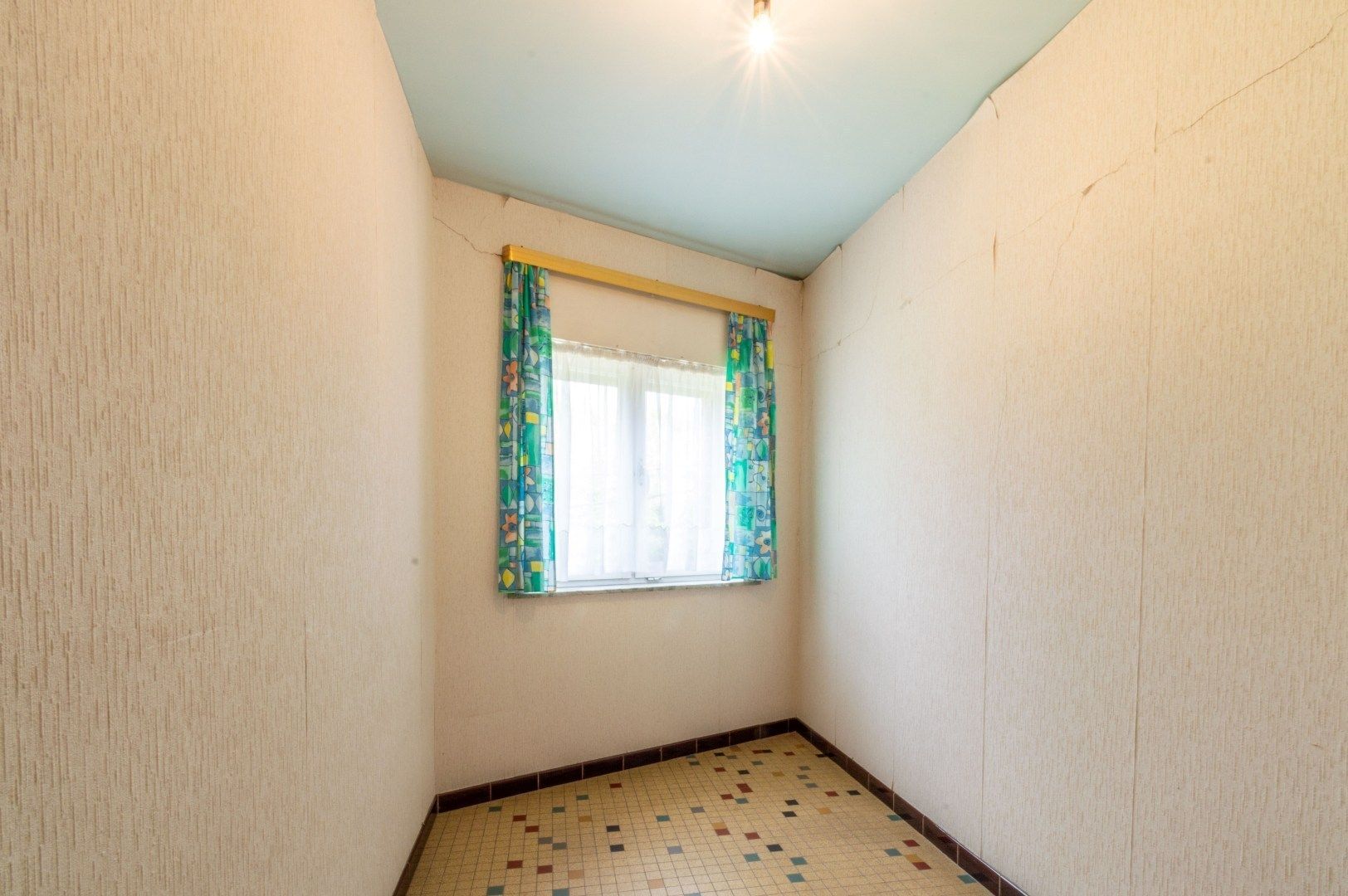 LICHTRIJKE, TE RENOVEREN 3-GEVEL WONING + GROTE TUIN! foto 17