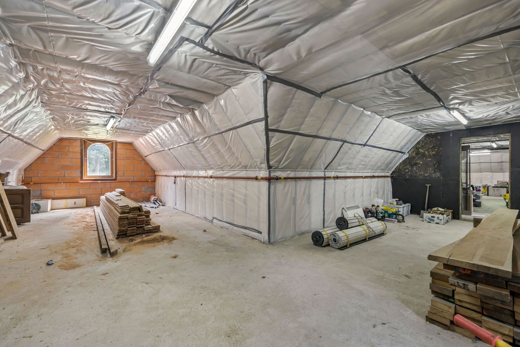 Uitzonderlijk ruime villa op 5300 m2 met hobbyloods foto 26
