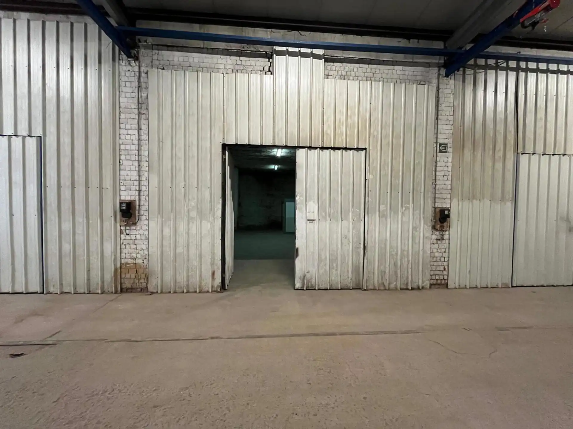 Magazijn unit 48B van  86 m² centraal  tussen A12 en E19 foto 2