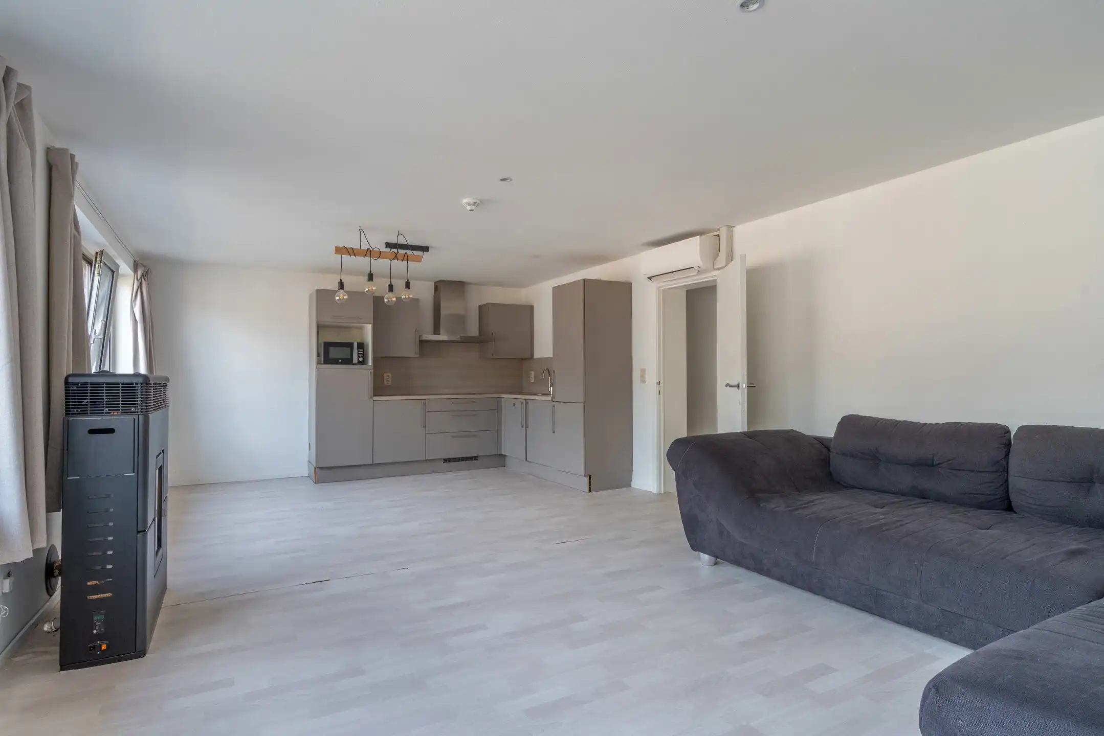 Voormalige winkel met garage, mogelijkheid tot 3 slpk woning foto 20