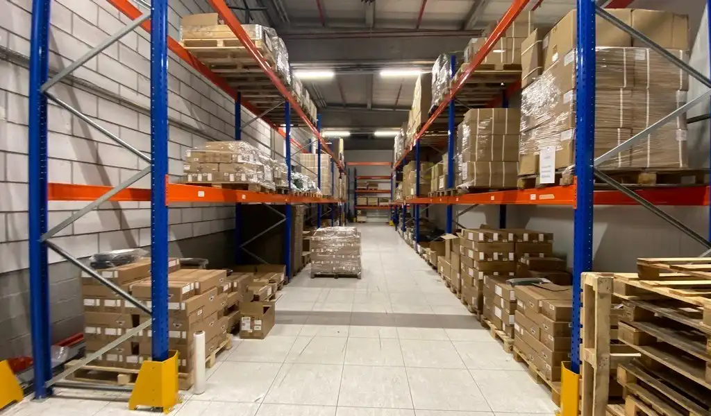 Magazijn met kantoor te huur op logistieke site te Bornem foto 10