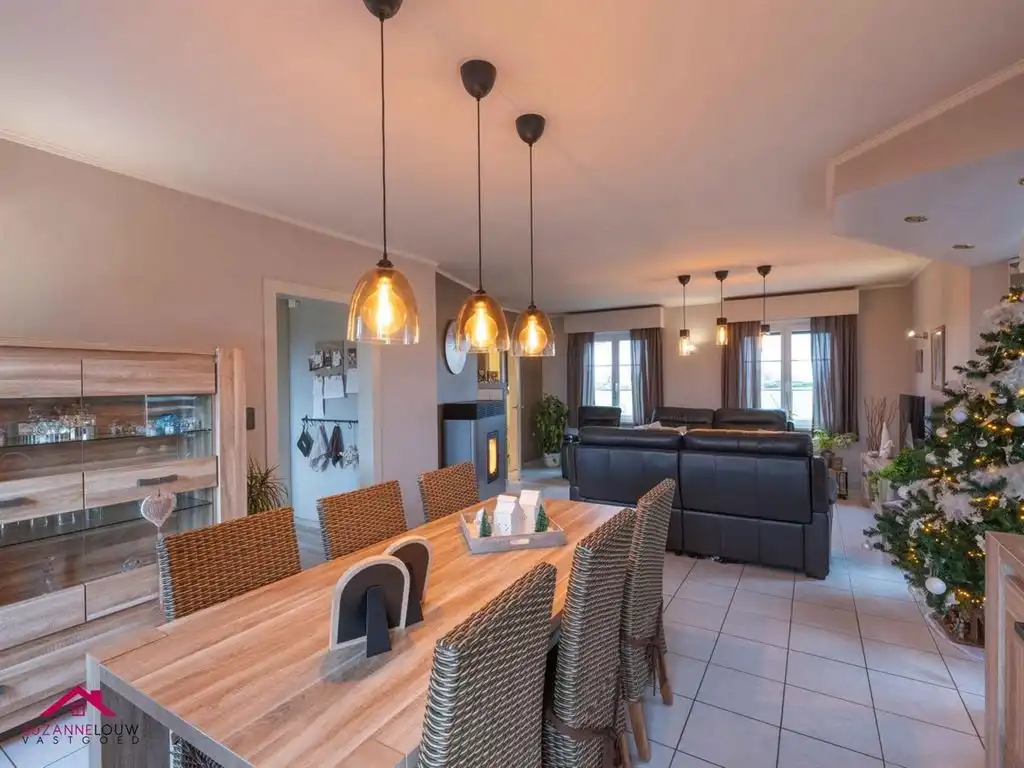 Verrassend ruime en gezellige, instapklare vrijstaande woning met paardenstal foto 18