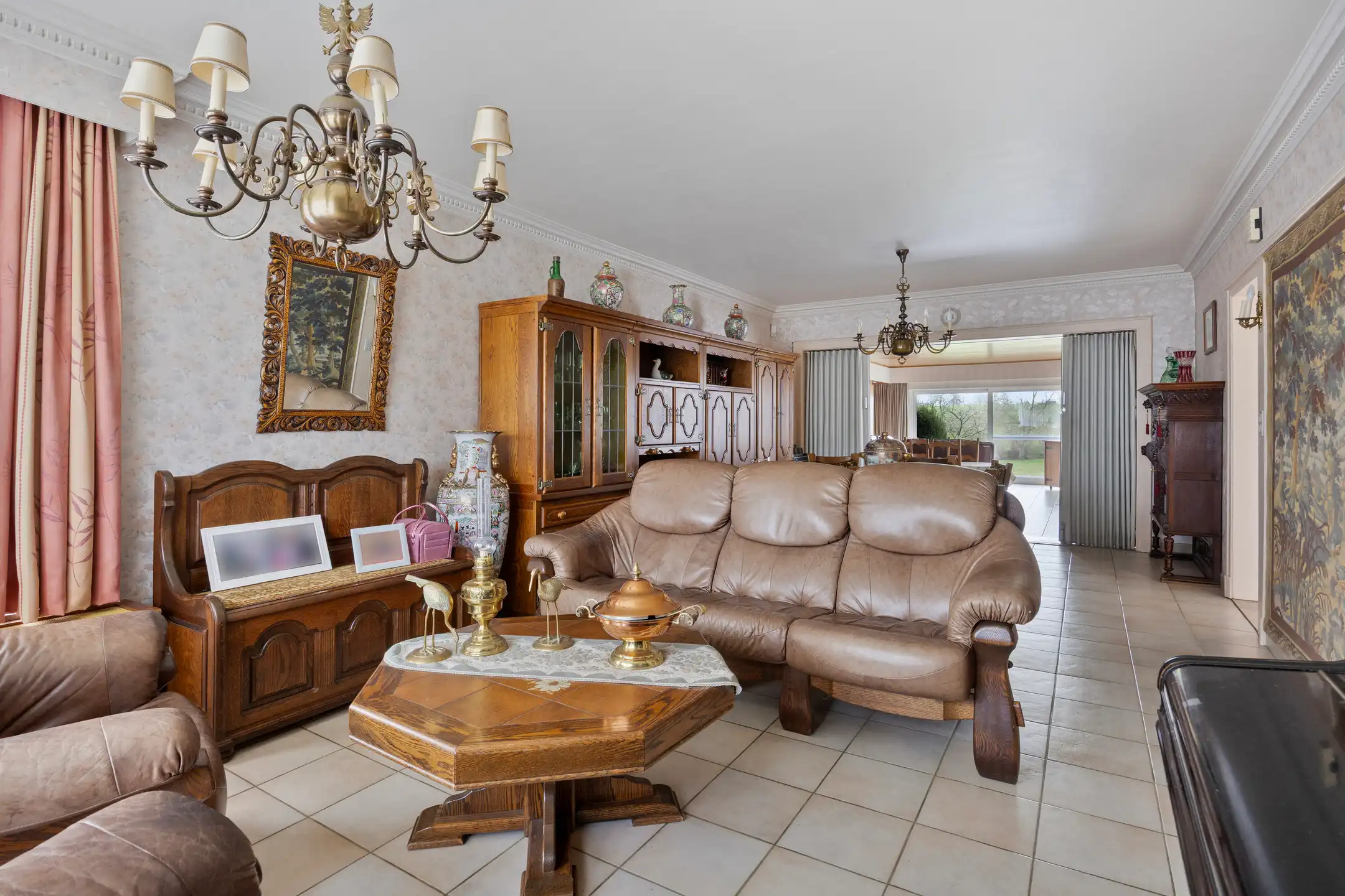 Ruime woonst met praktijkruimte op een perceel van 24 are foto 5