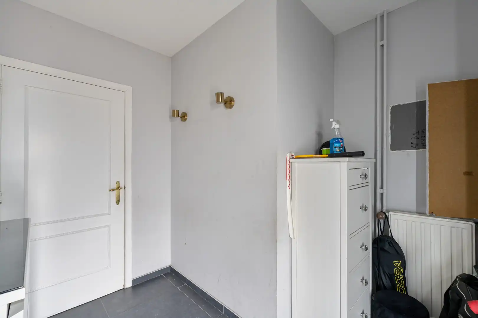 Instapklare halfopen bebouwing met 3 slaapkamers en ruime garage/werkplaats op centrale ligging foto 13