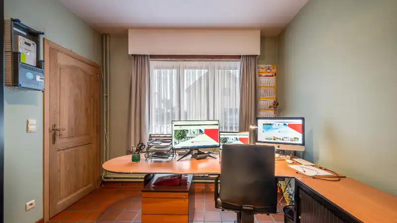 Ruime woning van 256m² op 10 are 32 ca foto 16