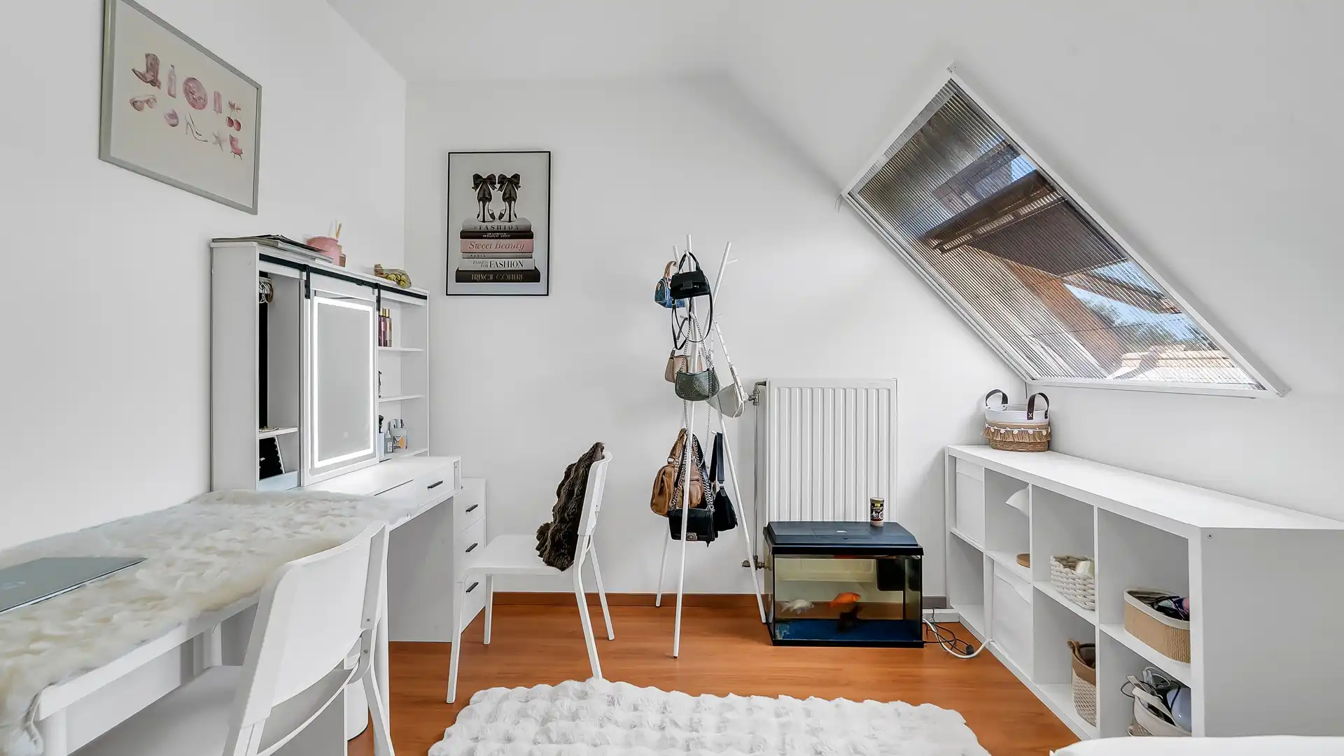 Ruim en instapklaar appartement met 3 slpkrs vlakbij Genk centrum foto 12