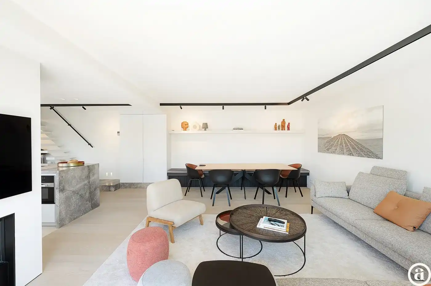 Zonnig gerenoveerd appartement met zuidwest gericht terras en open zicht.  foto 5