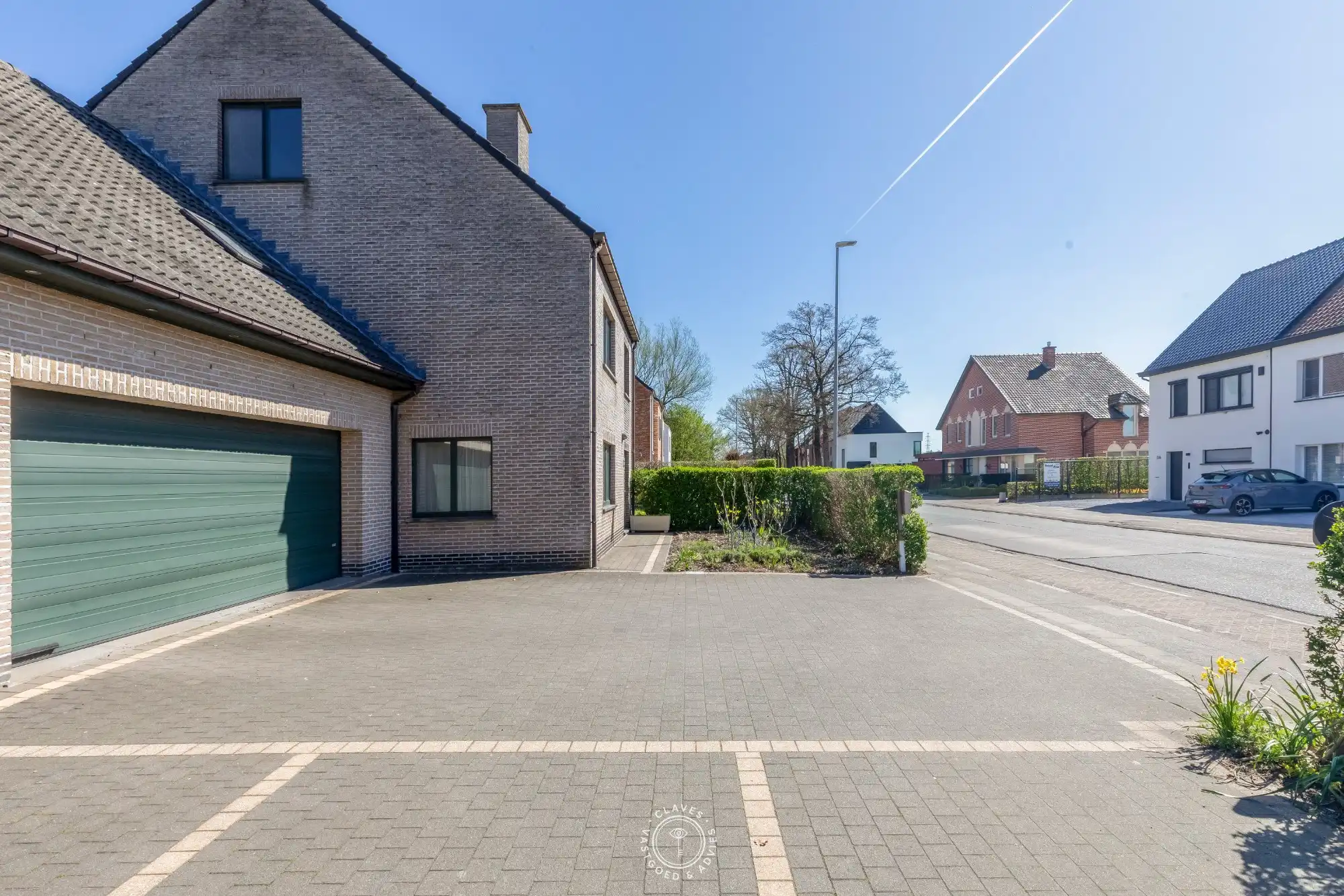 Welgelegen ruime halfopen bebouwing met dubbele garage foto 26