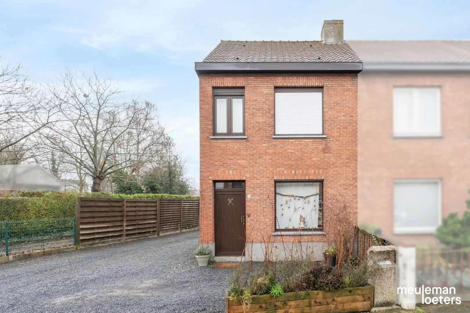 Halfopen verzorgde woning met garage en ruime tuin foto 19