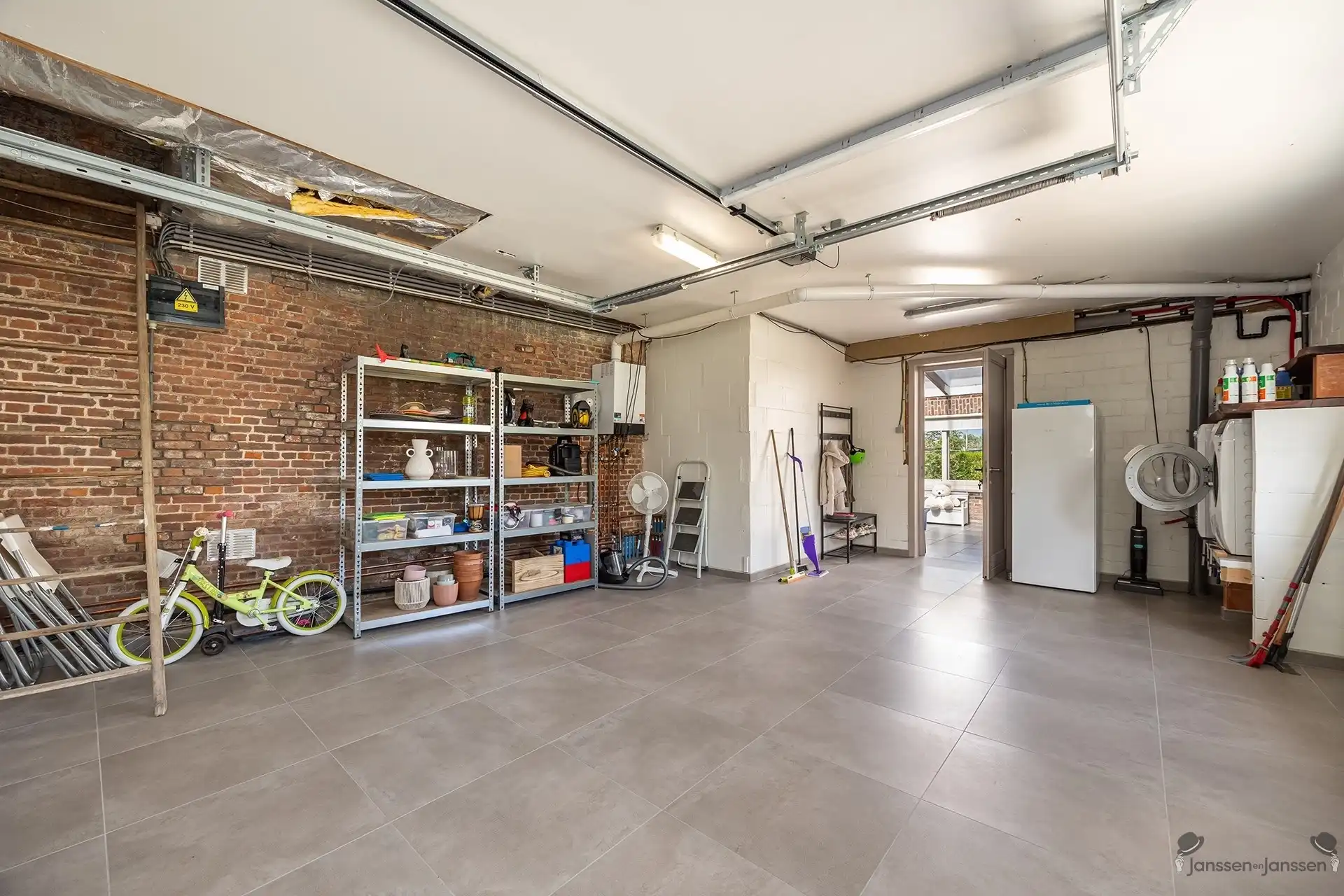 Landelijke woning met mooi uitzicht en weide foto 16