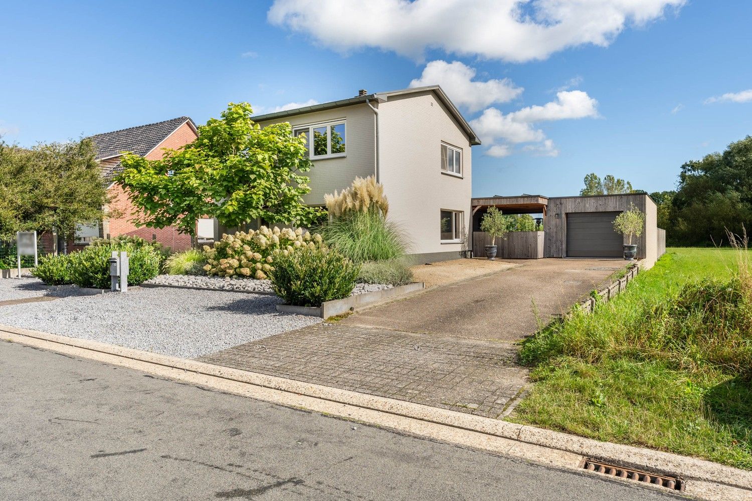 Mooi gerenoveerde 3 slk woning met een prachtig zicht op het groen! foto 1