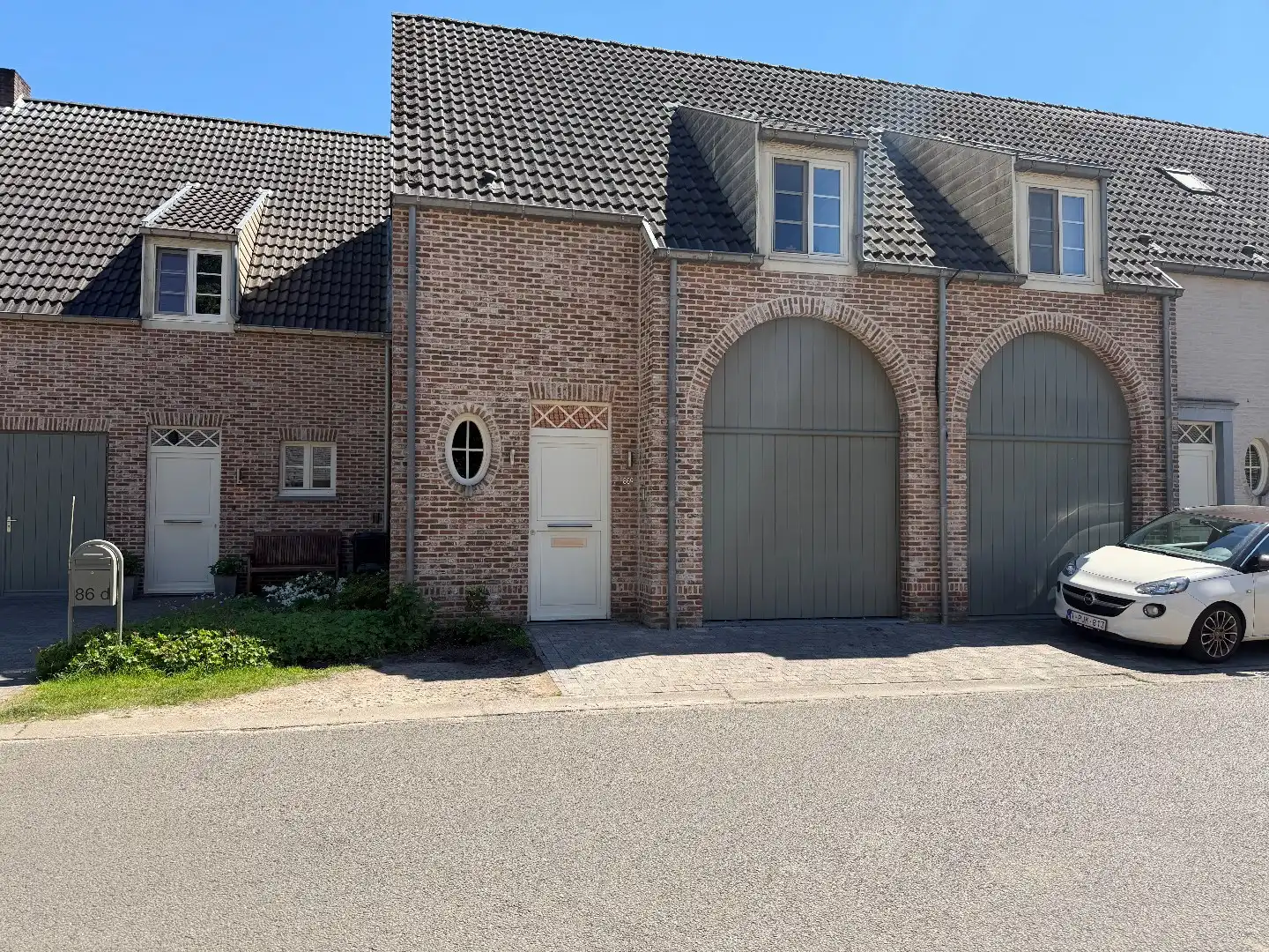 Charmante gerenoveerde rijwoning in pastoriestijl te koop in centrum Schilde foto 26