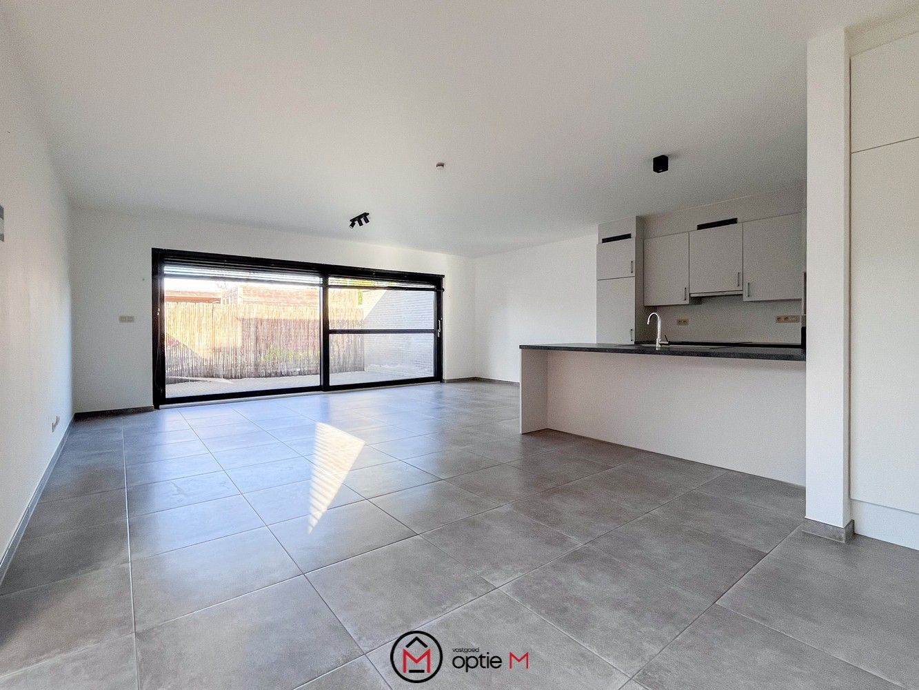 Instapklaar gelijkvloers appartement te huur in Riemst foto 2