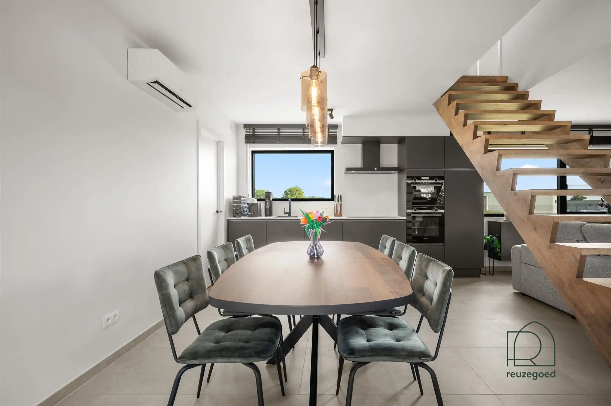 Uniek duplexappartement (3 slpk) met huisgevoel, groene daktuin en zicht op de velden in Kortessem foto 11