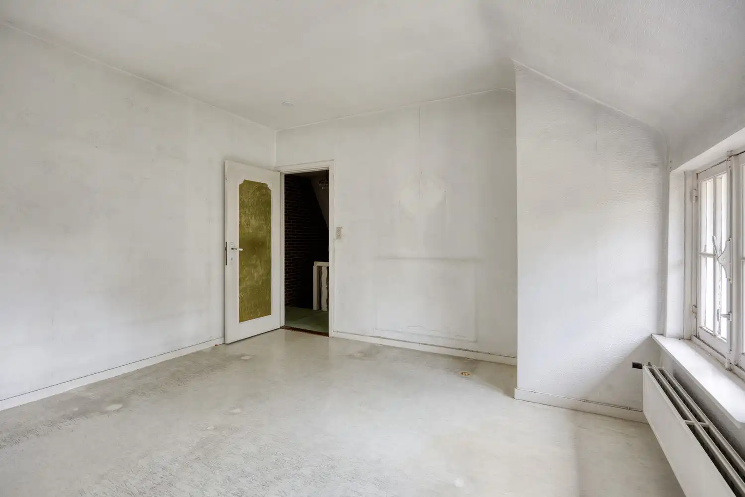Charmante te renoveren cottagewoning met 3 slaapkamers en garage op 678m2! foto 20
