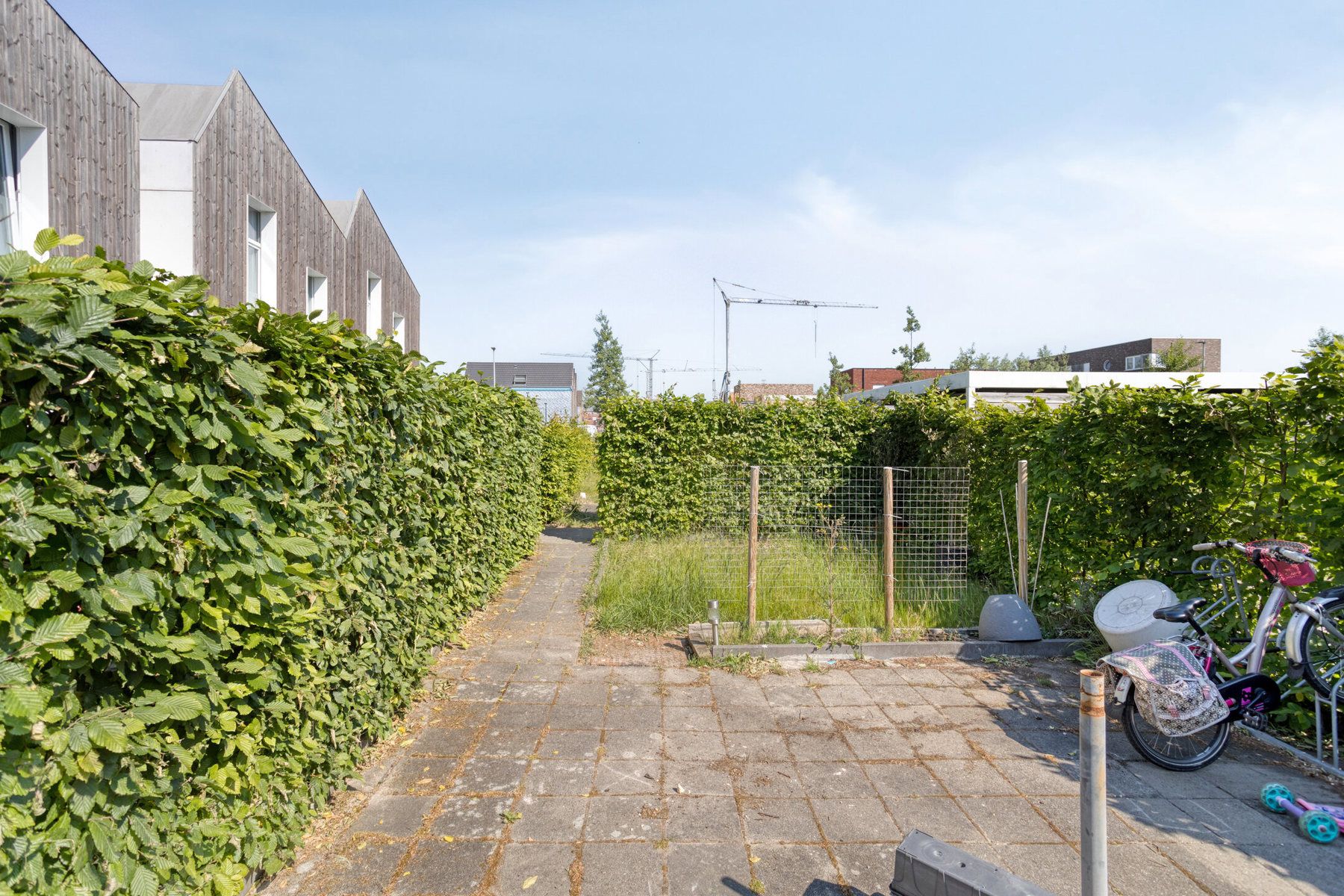 Instapklare stapelwoning met tuin in kindvriendelijke wijk foto 3