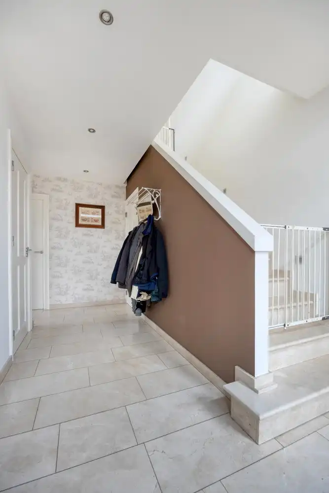 Ruime, vrijstaande woning te koop nabij het centrum van Lanaken. foto 14