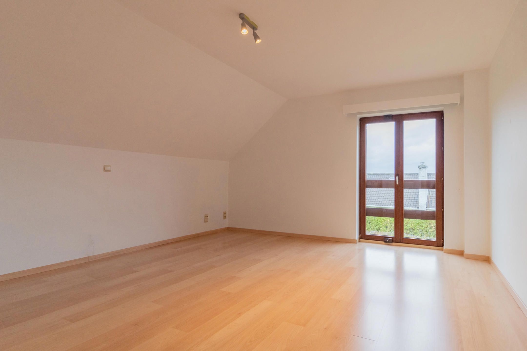 Ideaal gelegen villa met 4 slaapkamers foto 12