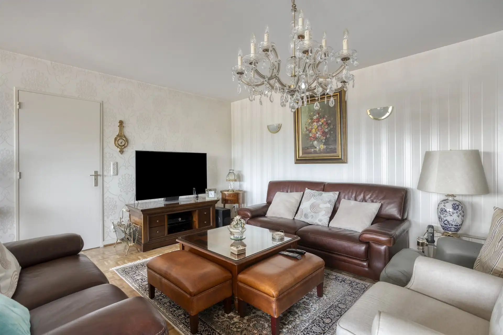 Zeer ruim, zonovergoten appartement met 3 slaapkamers! foto 8