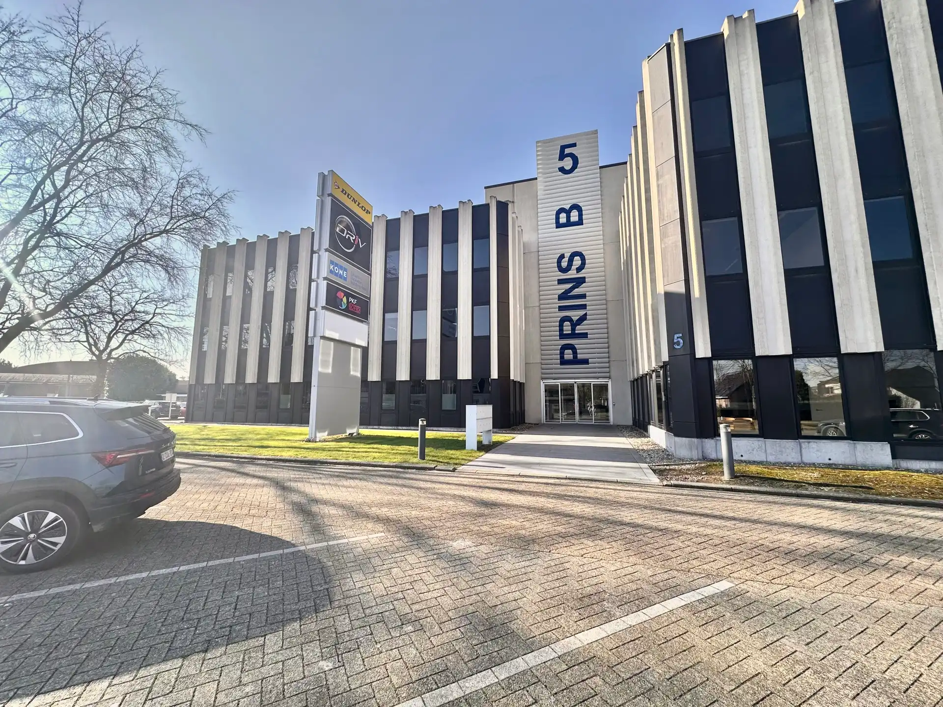 PRINS BOUDEWIJNLAAN 5: MODERNE KANTOORRUIMTES NABIJ E19 foto 2