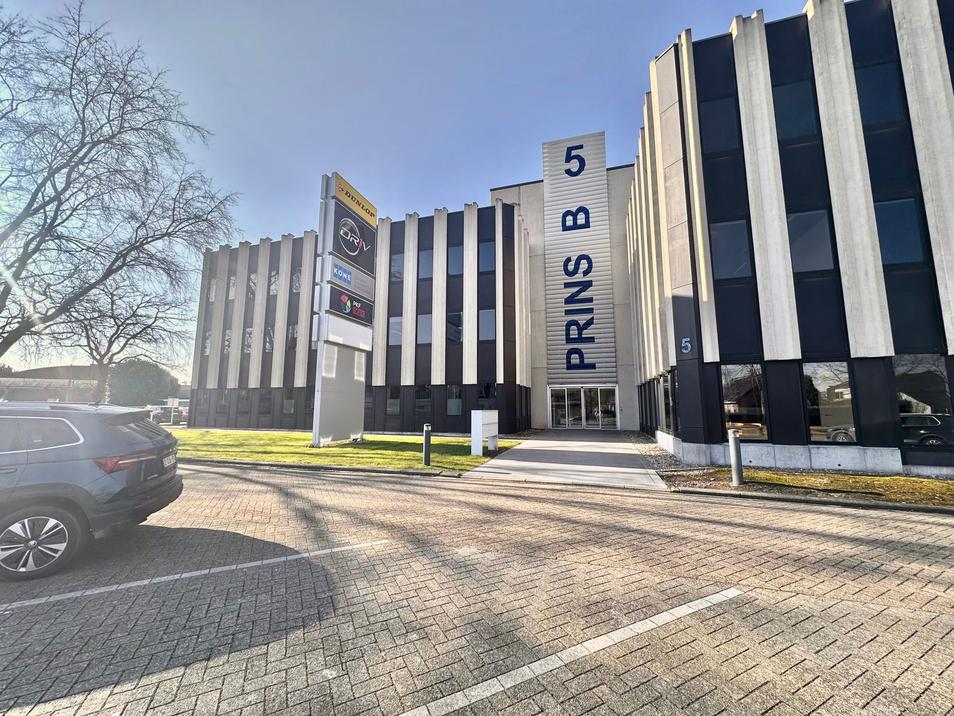 PRINS BOUDEWIJNLAAN 5: MODERNE KANTOORRUIMTES NABIJ E19 foto 2