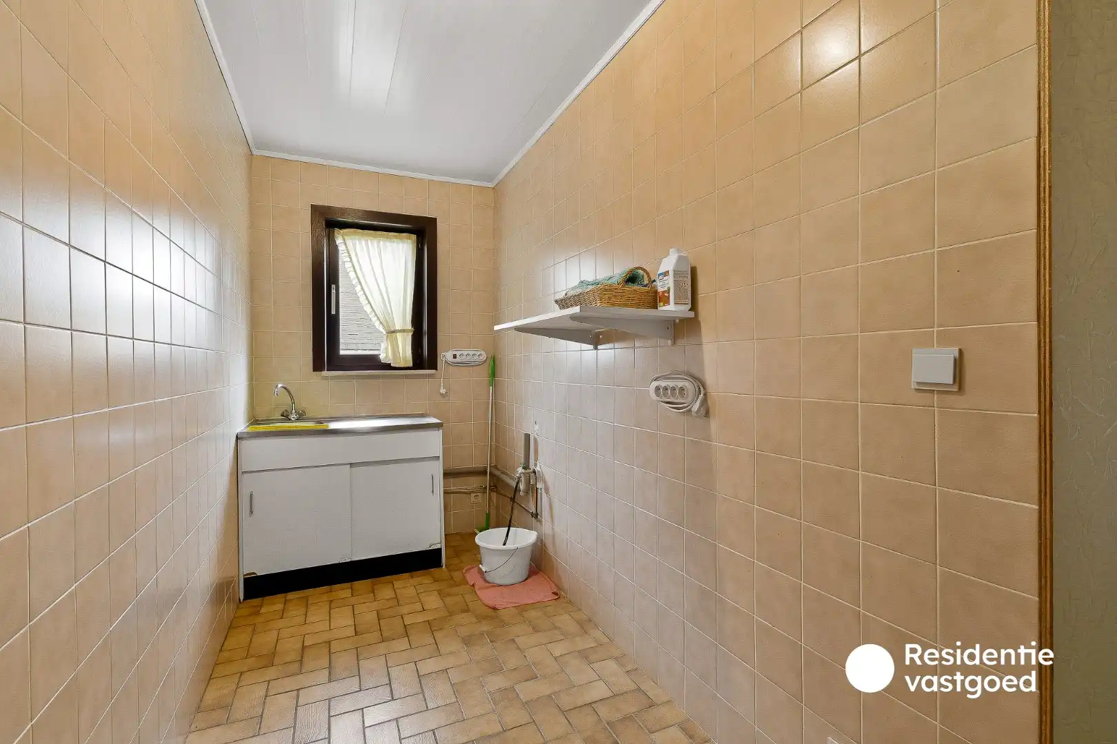 Alleenstaande bungalow met 4 slaapkamers en ruime tuin foto 20