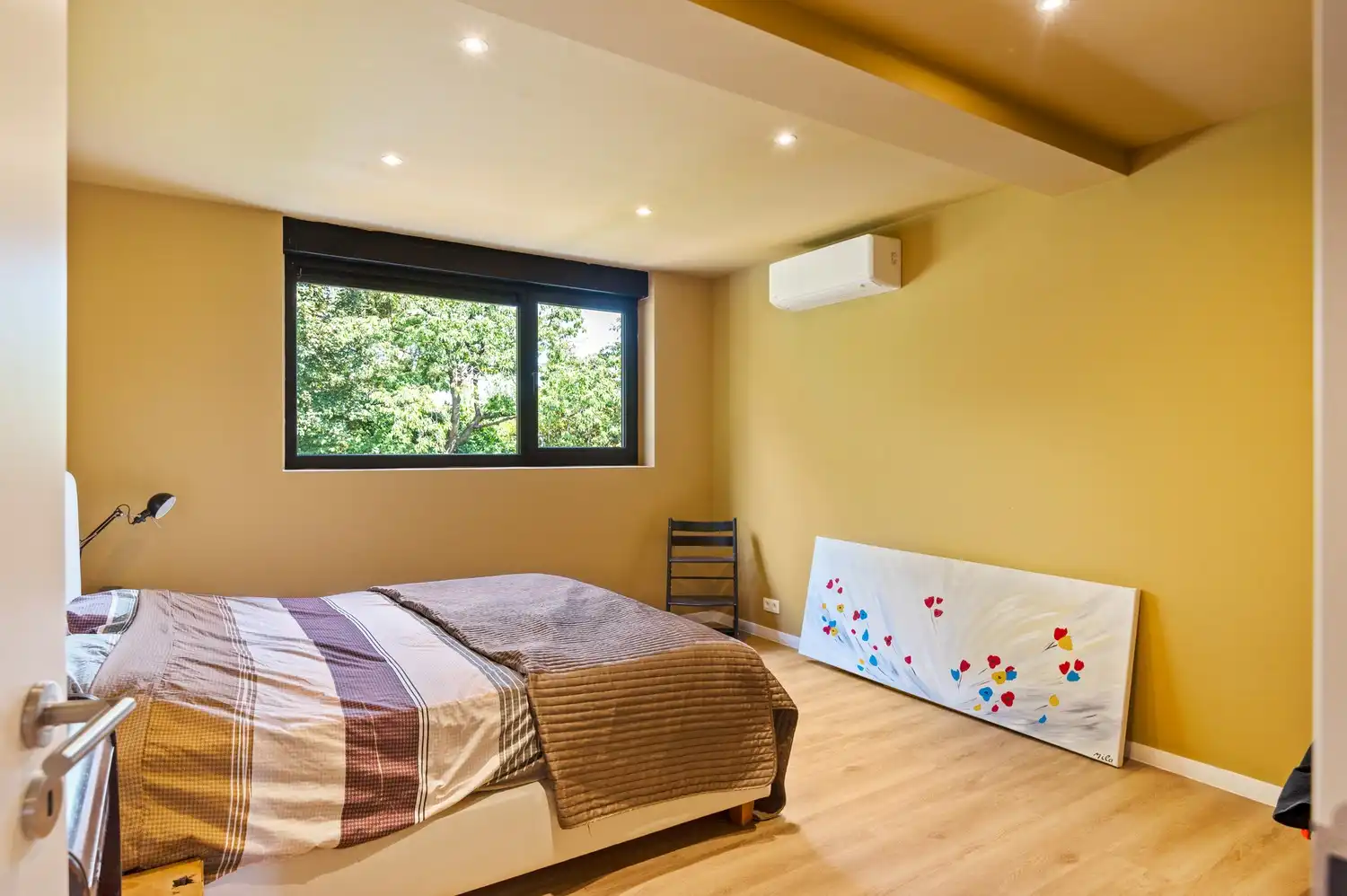 Instapklare woning met 4 slpkrs in hartje Edegem foto 13