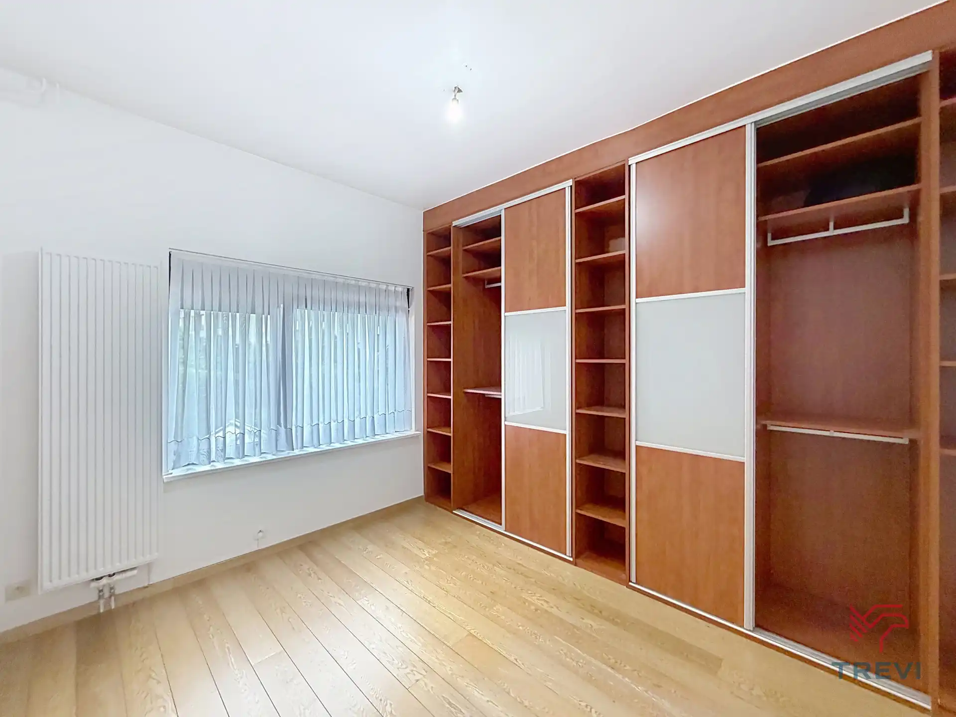 Prachtige woning met 4 slaapkamers, garage en tuin foto 9