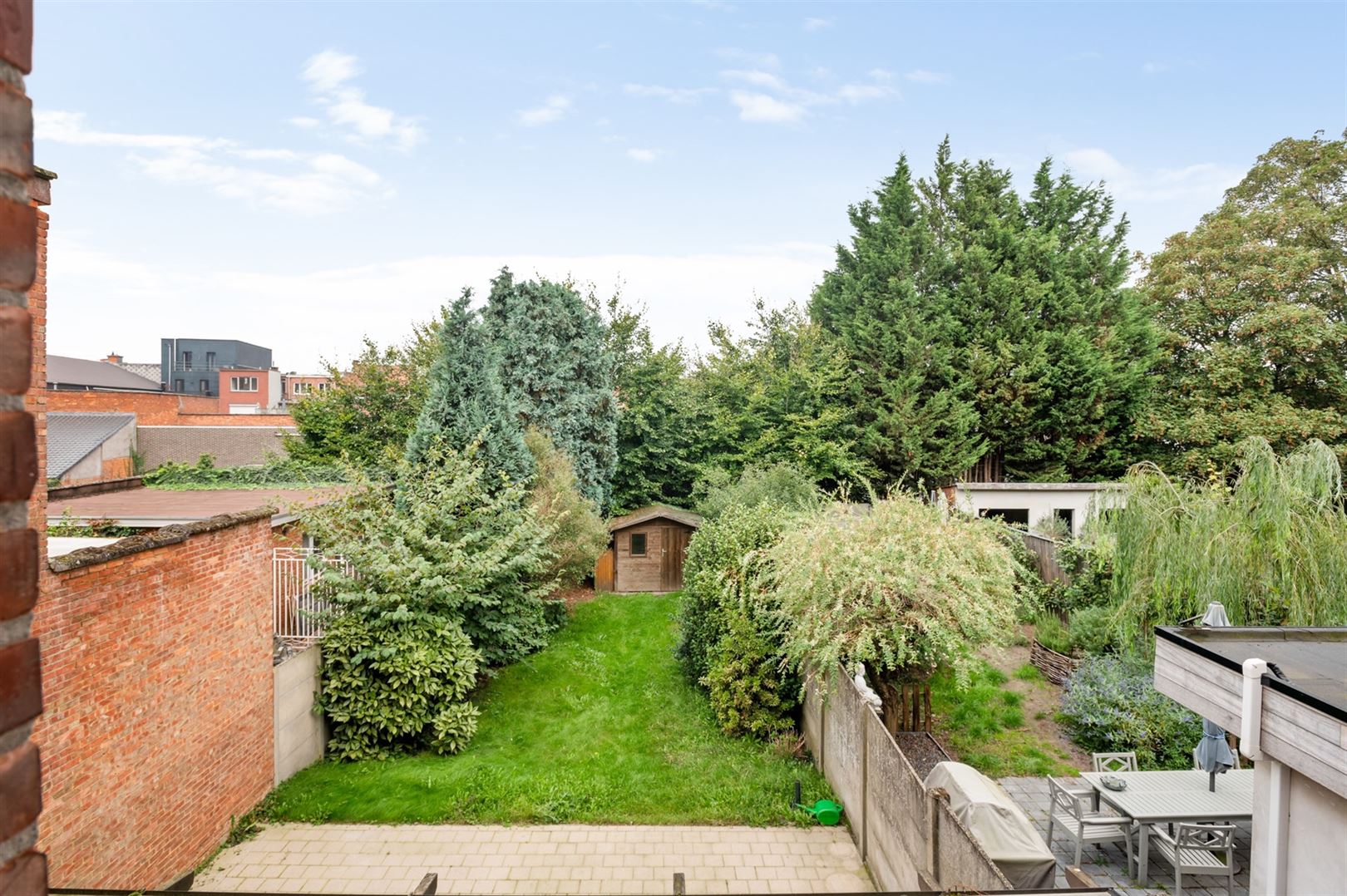 Centraal gelegen burgerwoning met 3 slaapkamers en tuin foto 4