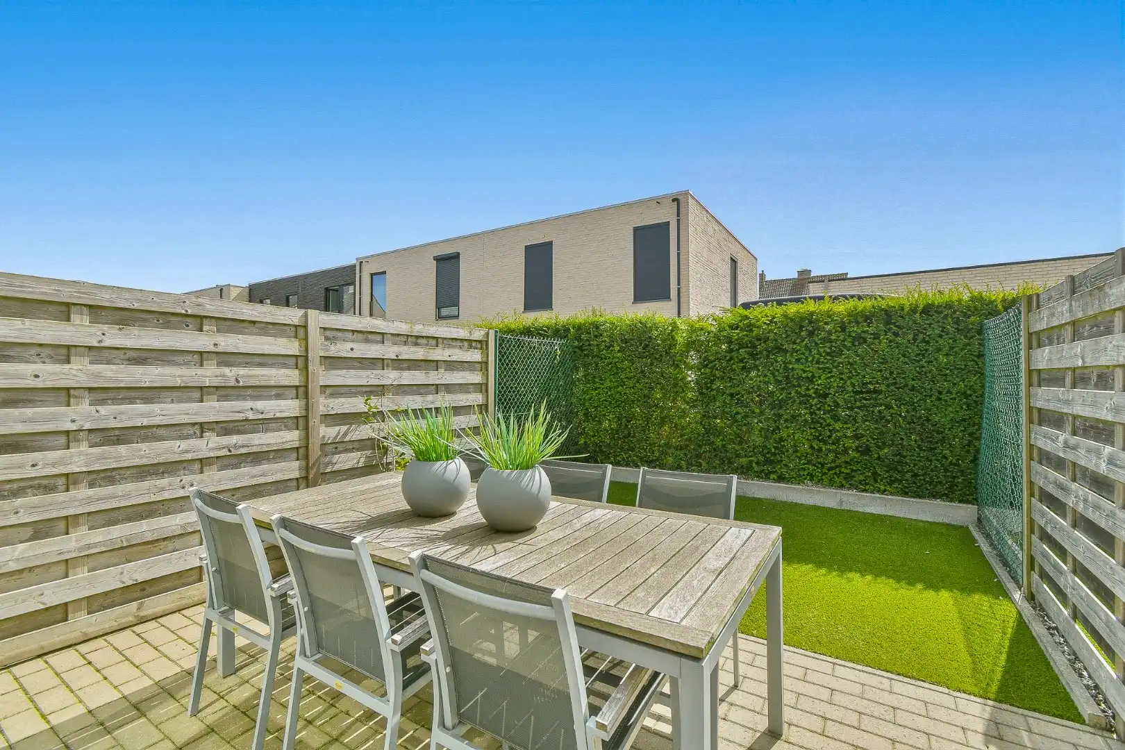 Instapklaar gelijkvloers appartement met zonnig terras  foto 3