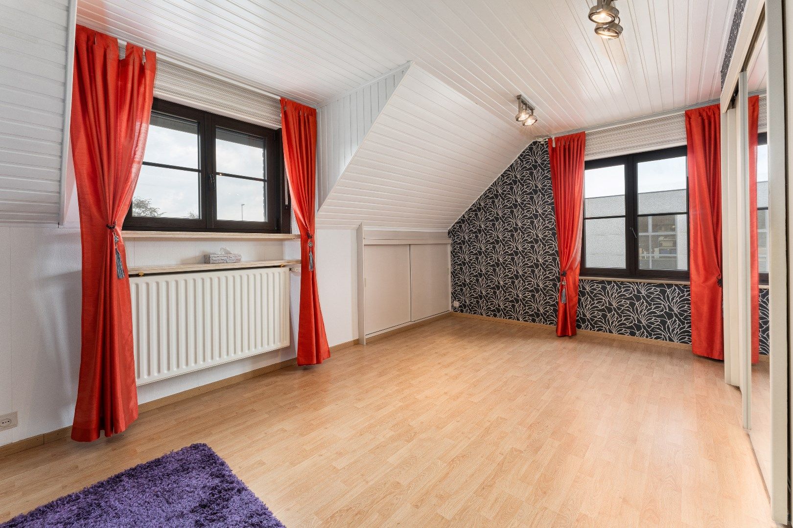 Statig gebouwde villa met zonnige tuin, terras en 2 garages - 3 à 4 slaapkamers - 241m² bewoonbare oppervlakte - Energielabel E - perceeloppervlakte 960m²  foto 13