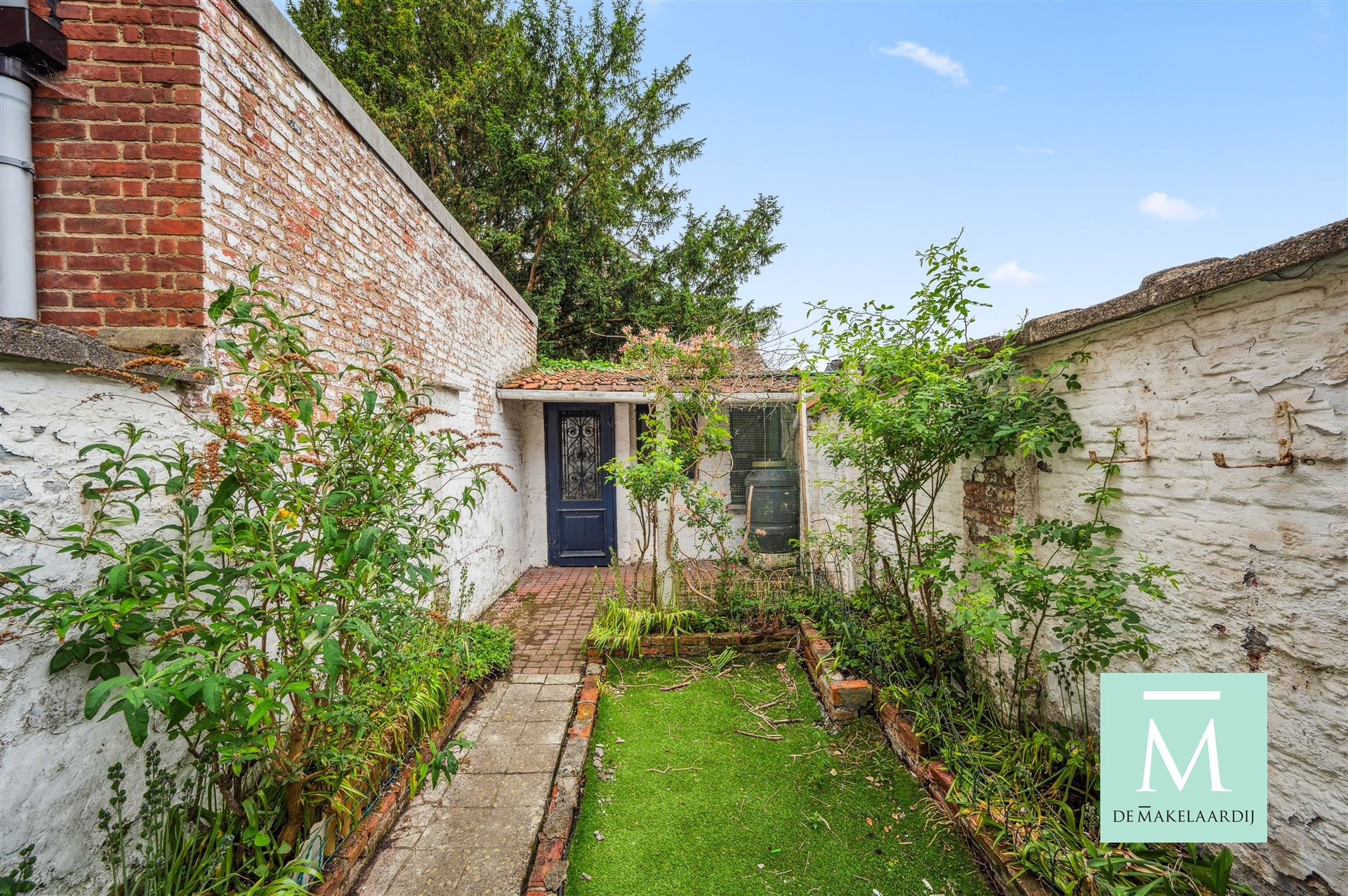 Te renoveren Begijnenwoning gelegen op een toplocatie! foto 16