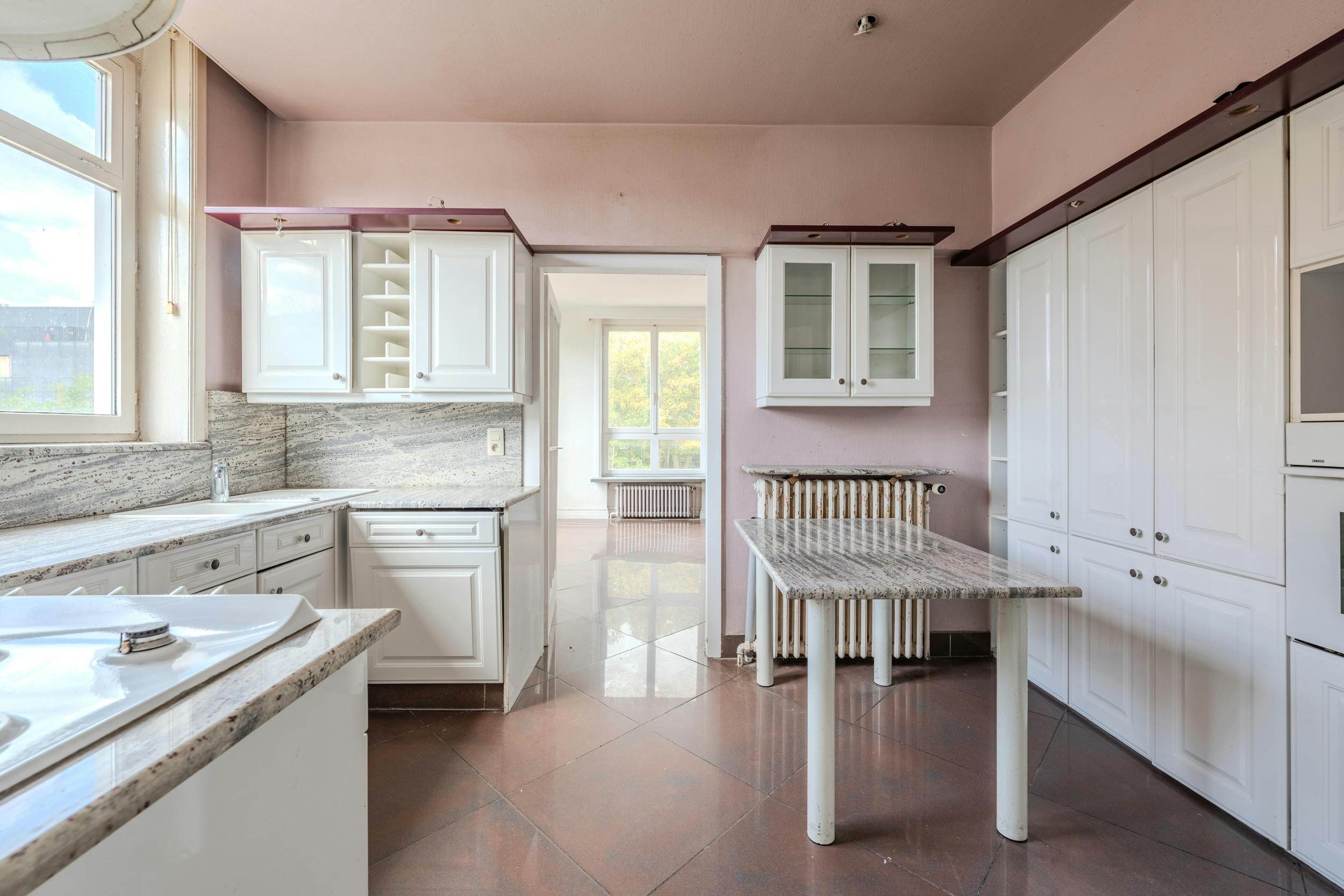 Hoekhuis met veel potentieel te koop te Mariakerke foto 5